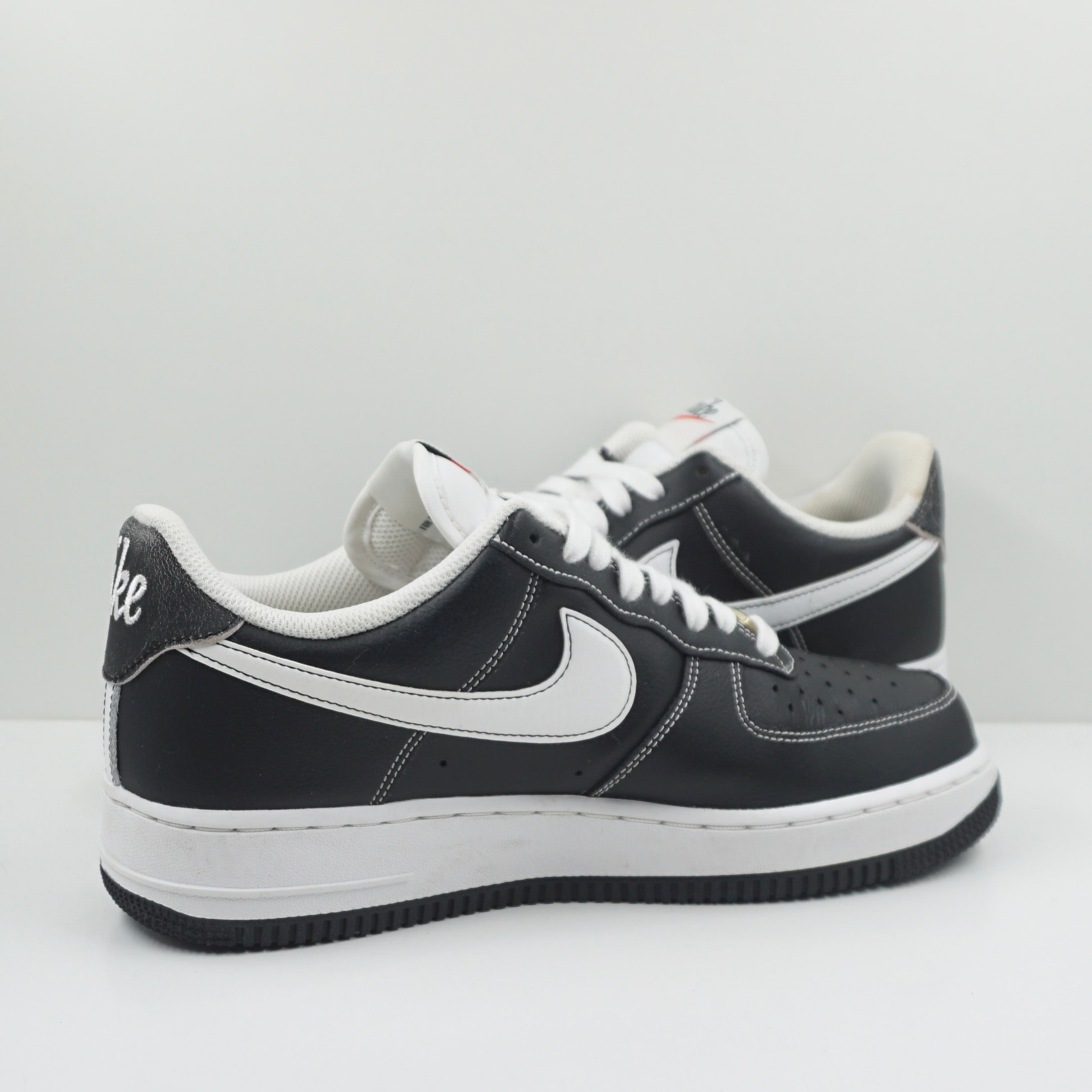 Nike Air Force 1 Low First Use Black White