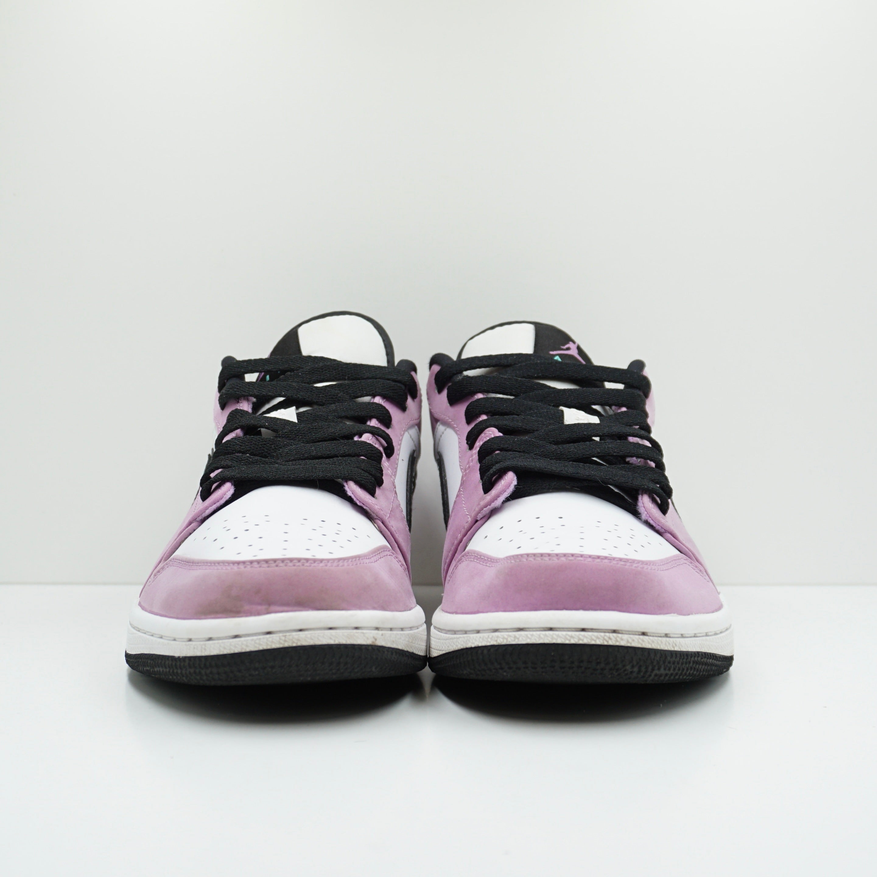 Jordan 1 Low SE Violet Shock White Black