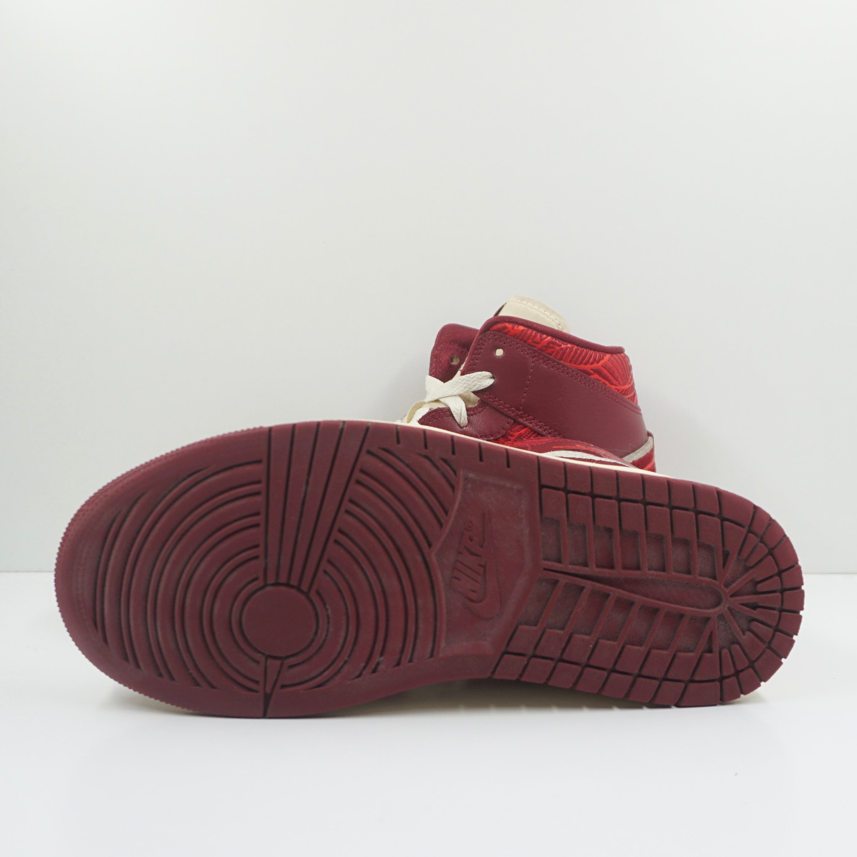 Jordan 1 Mid SE Tiki Leaf Team Red (W)