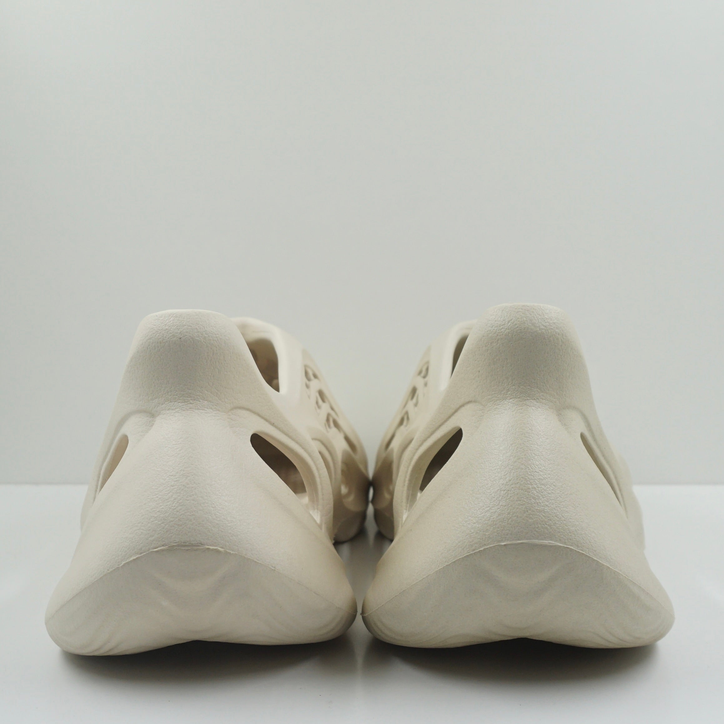 Adidas Yeezy Foam RNNR Sand