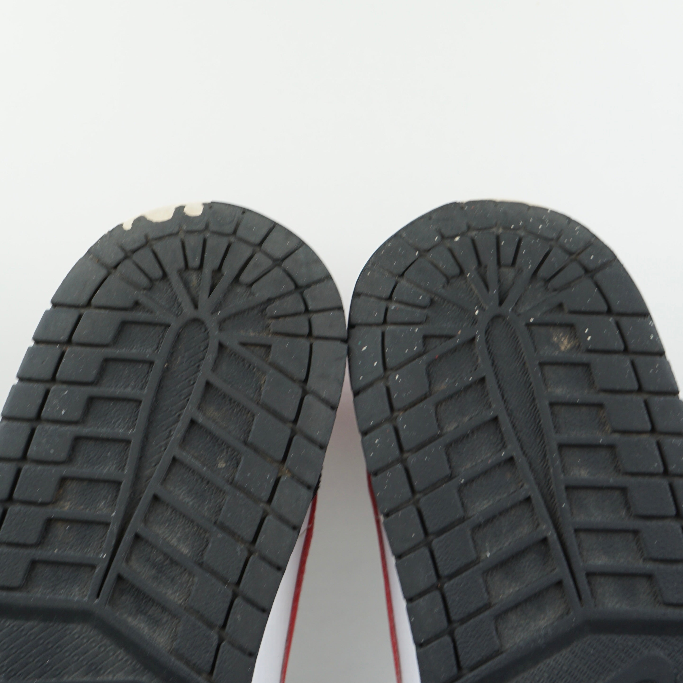 Jordan 1 Mid White Black Red (2022)