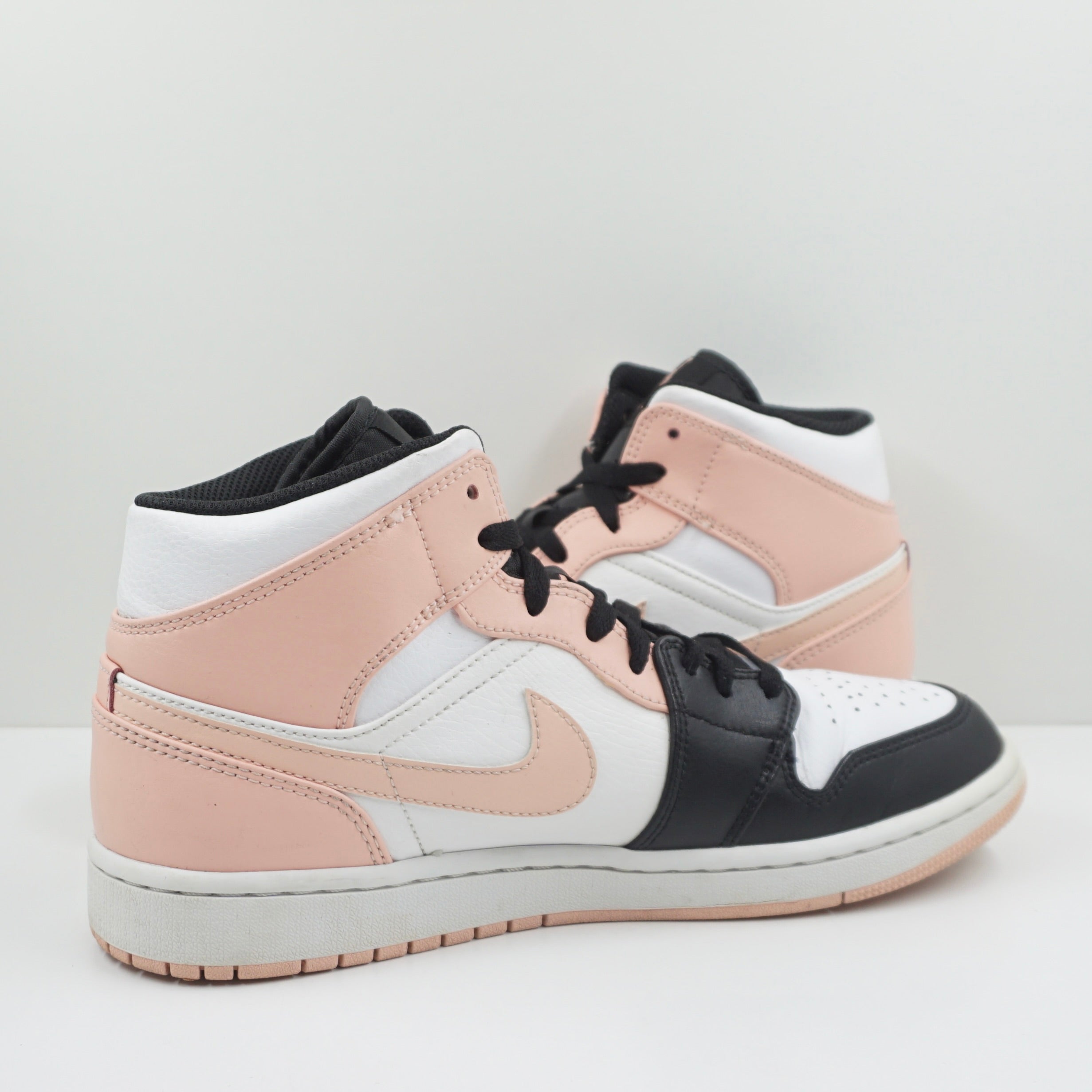 Jordan 1 Mid Arctic Orange Black Toe