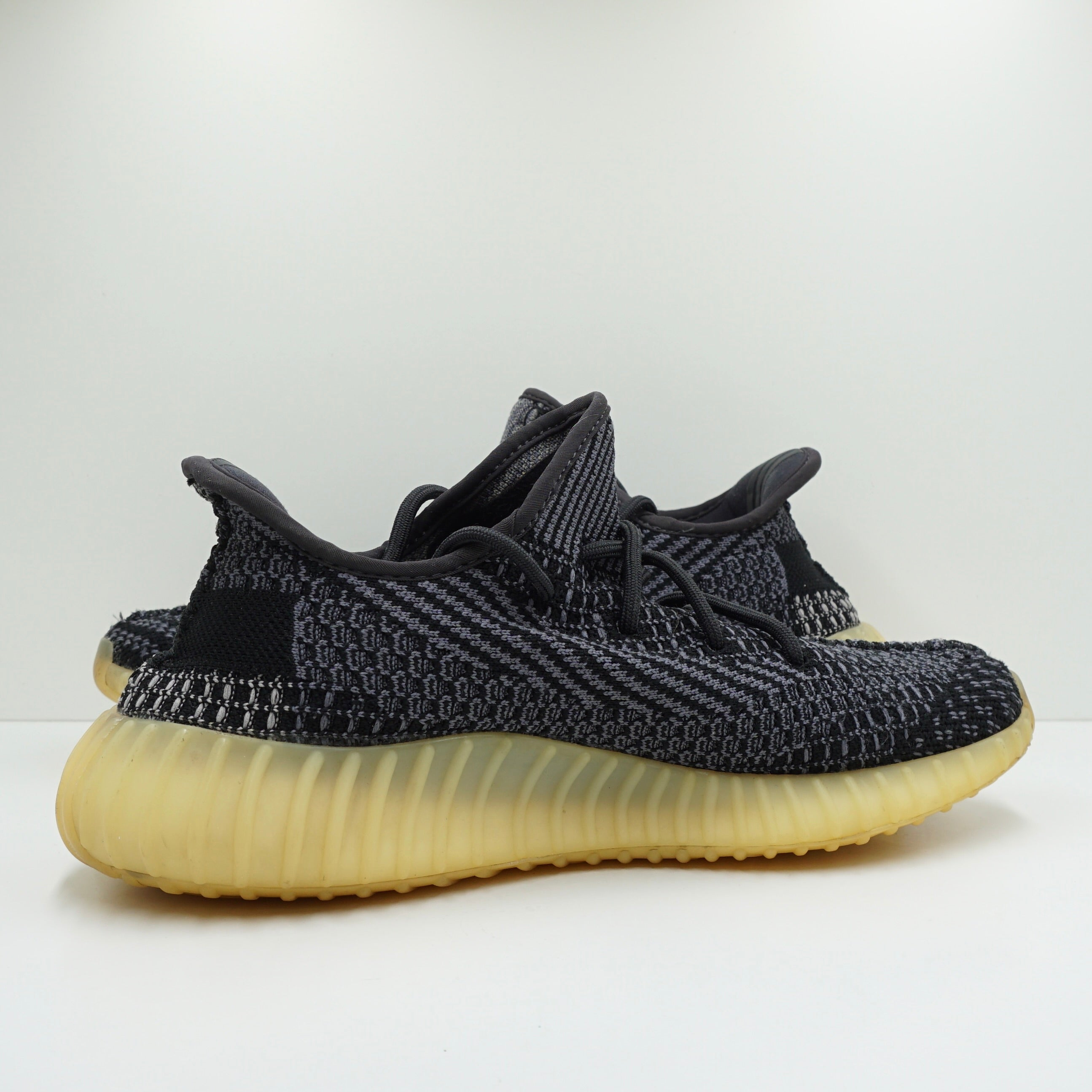 Adidas Yeezy Boost 350 V2 Carbon