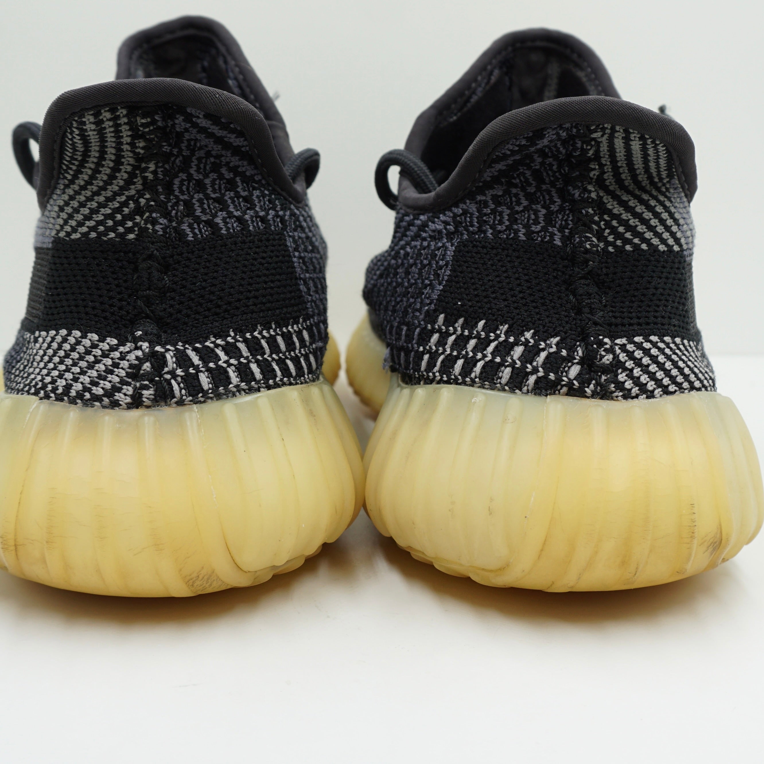Adidas Yeezy Boost 350 V2 Carbon