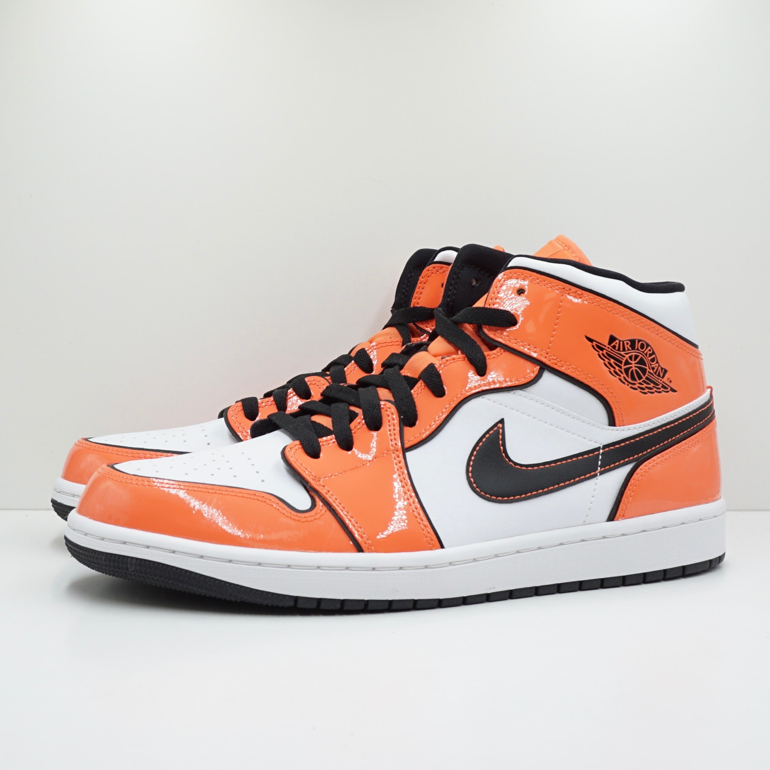 Jordan 1 Mid SE Turf Orange