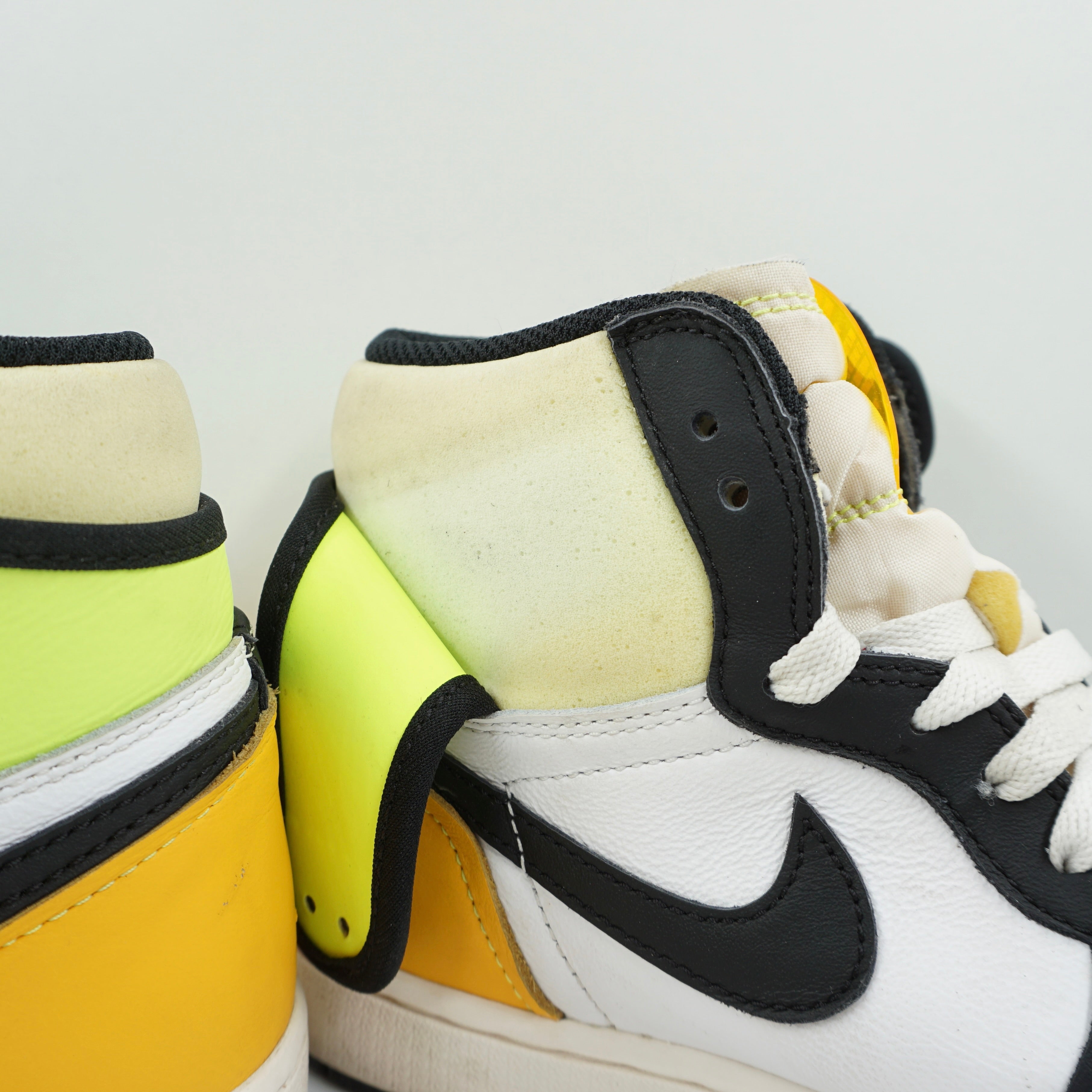 Jordan 1 Retro High White Black Volt University Gold