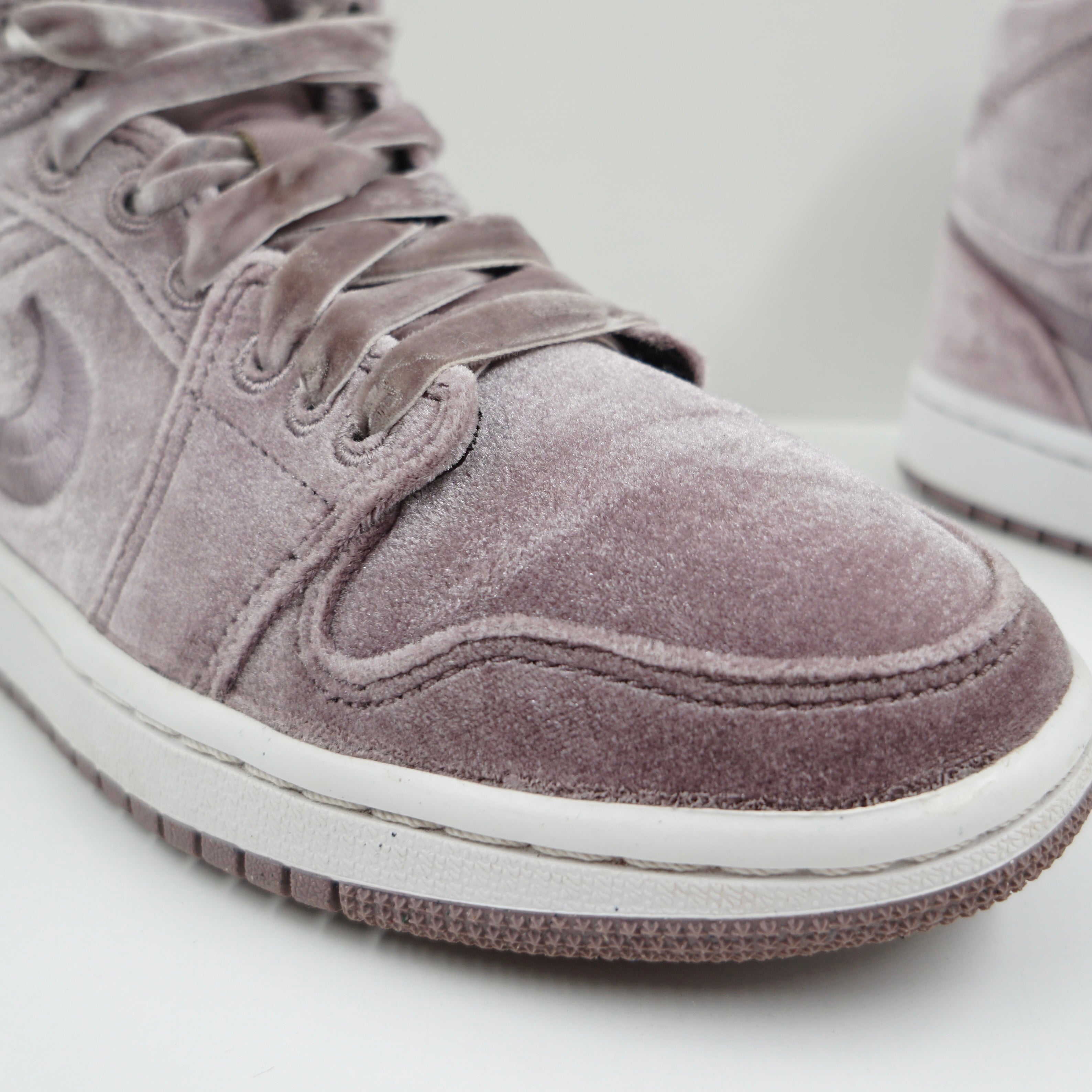 Jordan 1 Mid SE Purple Velvet (W)