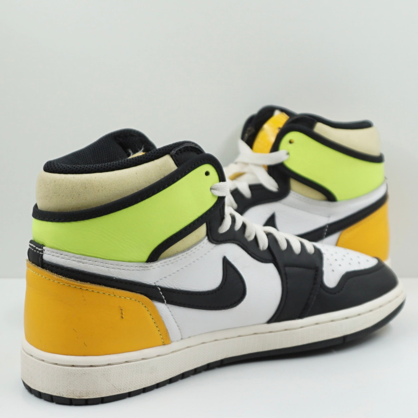 Jordan 1 Retro High White Black Volt University Gold