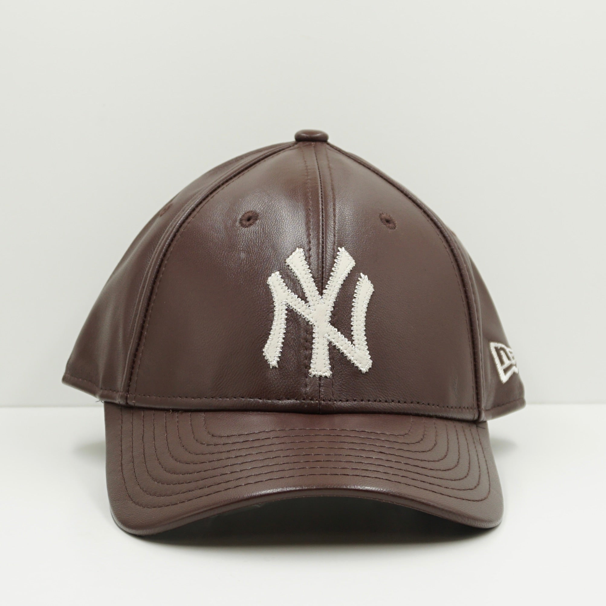 New Era Medium Beige New York Yankees Logo Brown Leather Adjustable Cap