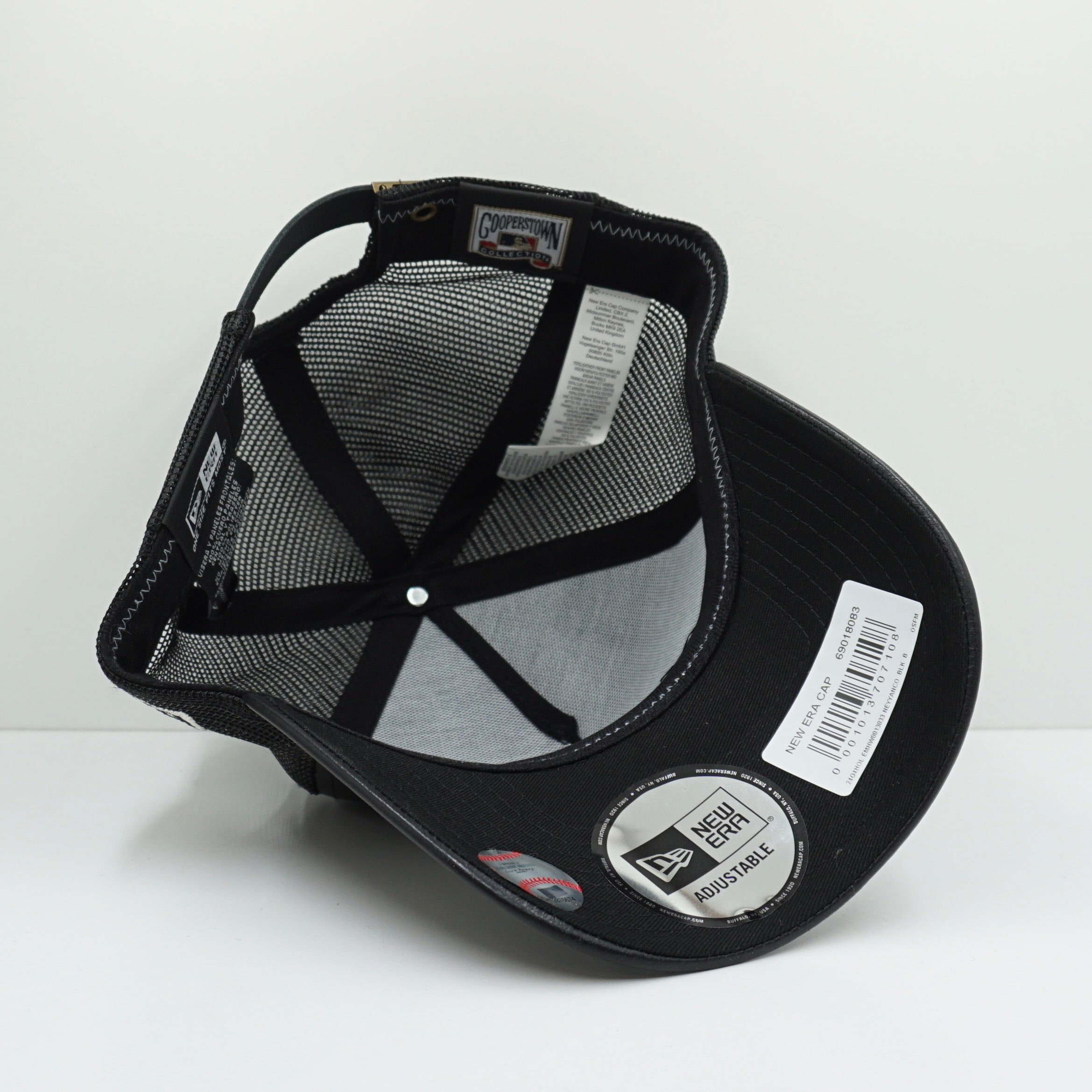 New Era Cooperstown New York Yankees Black Trucker Adjustable Cap