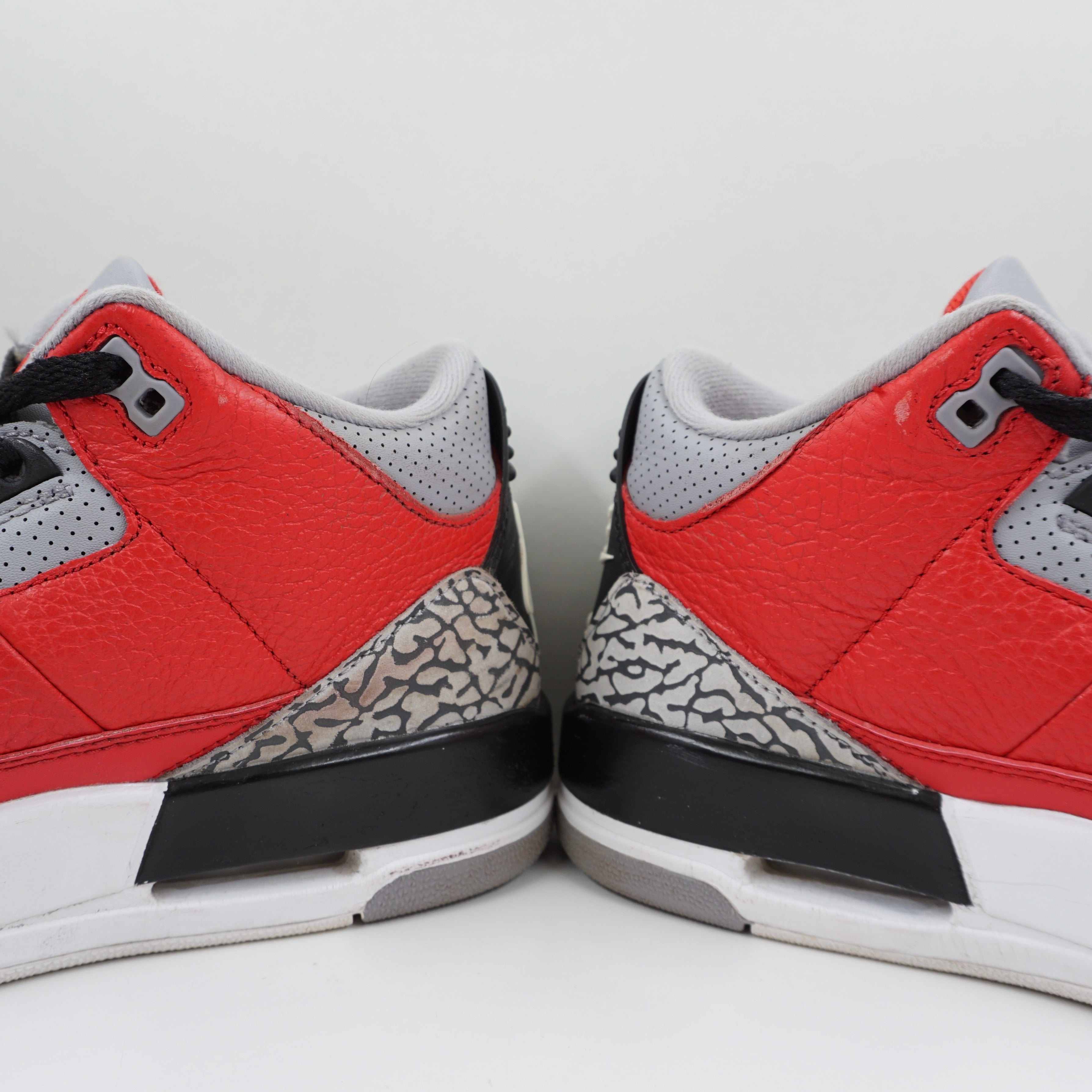 Jordan 3 Retro SE Unite