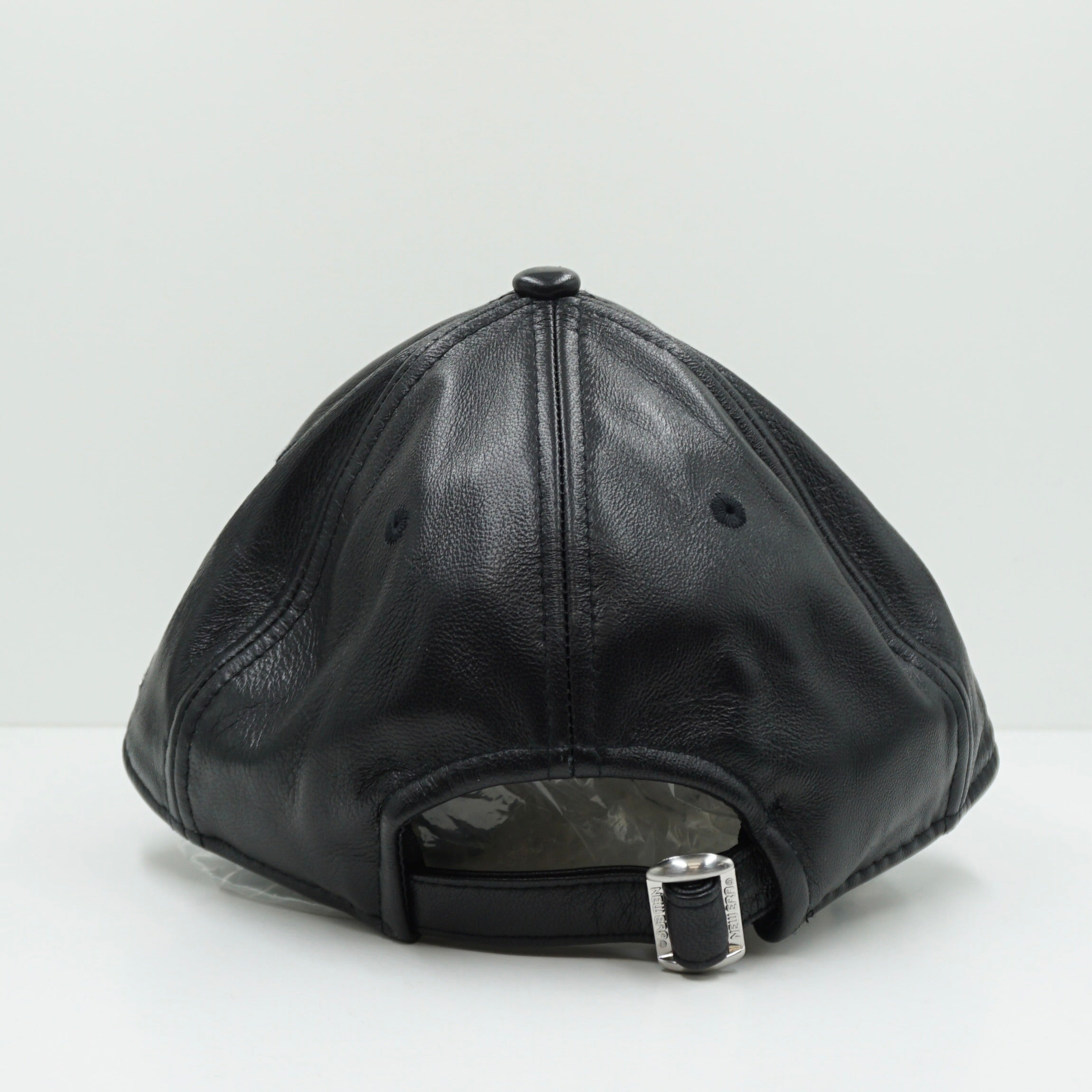 New Era New York Yankees Sail Logo Black Leather M-Crown Adjustable Cap