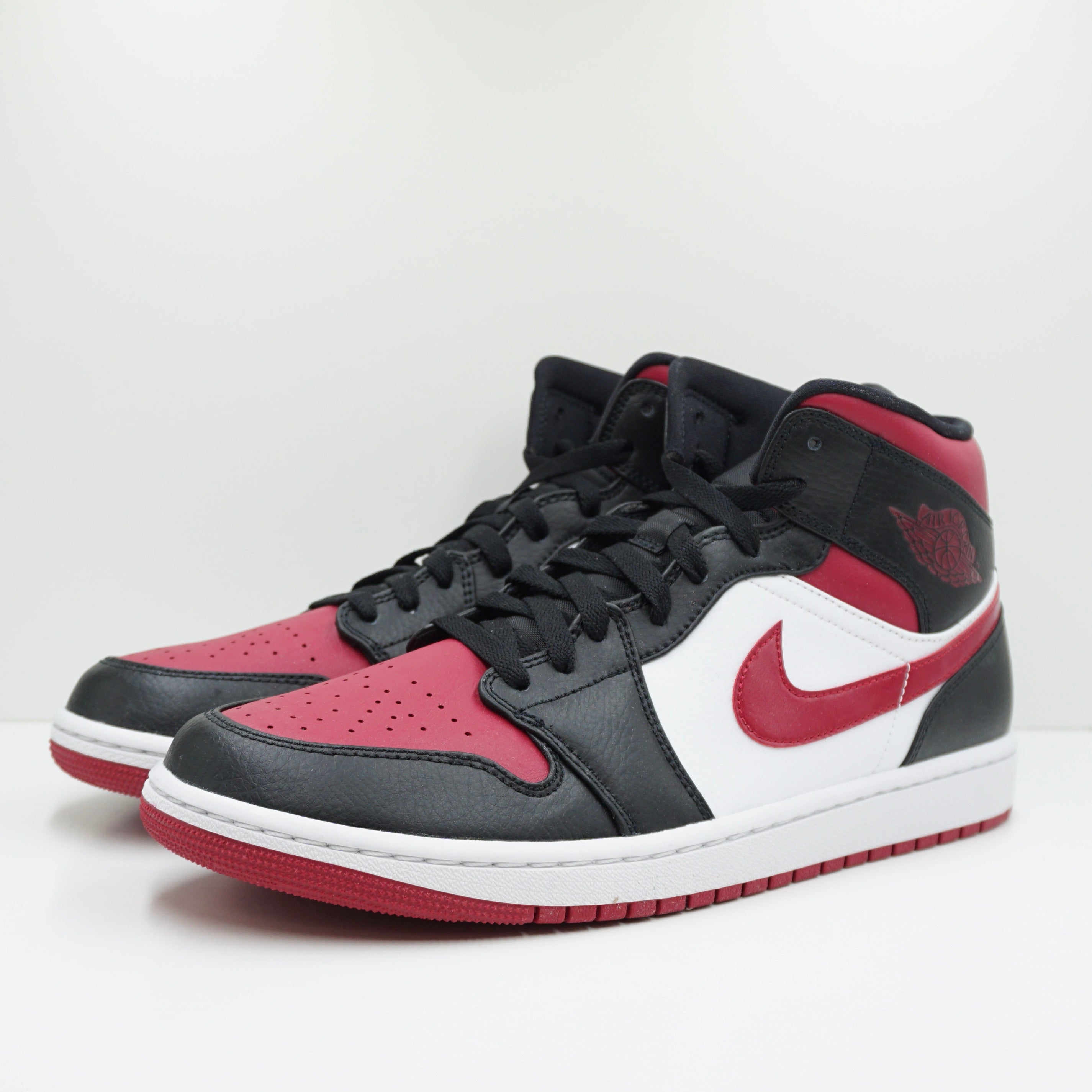 Jordan 1 Mid Bred Toe