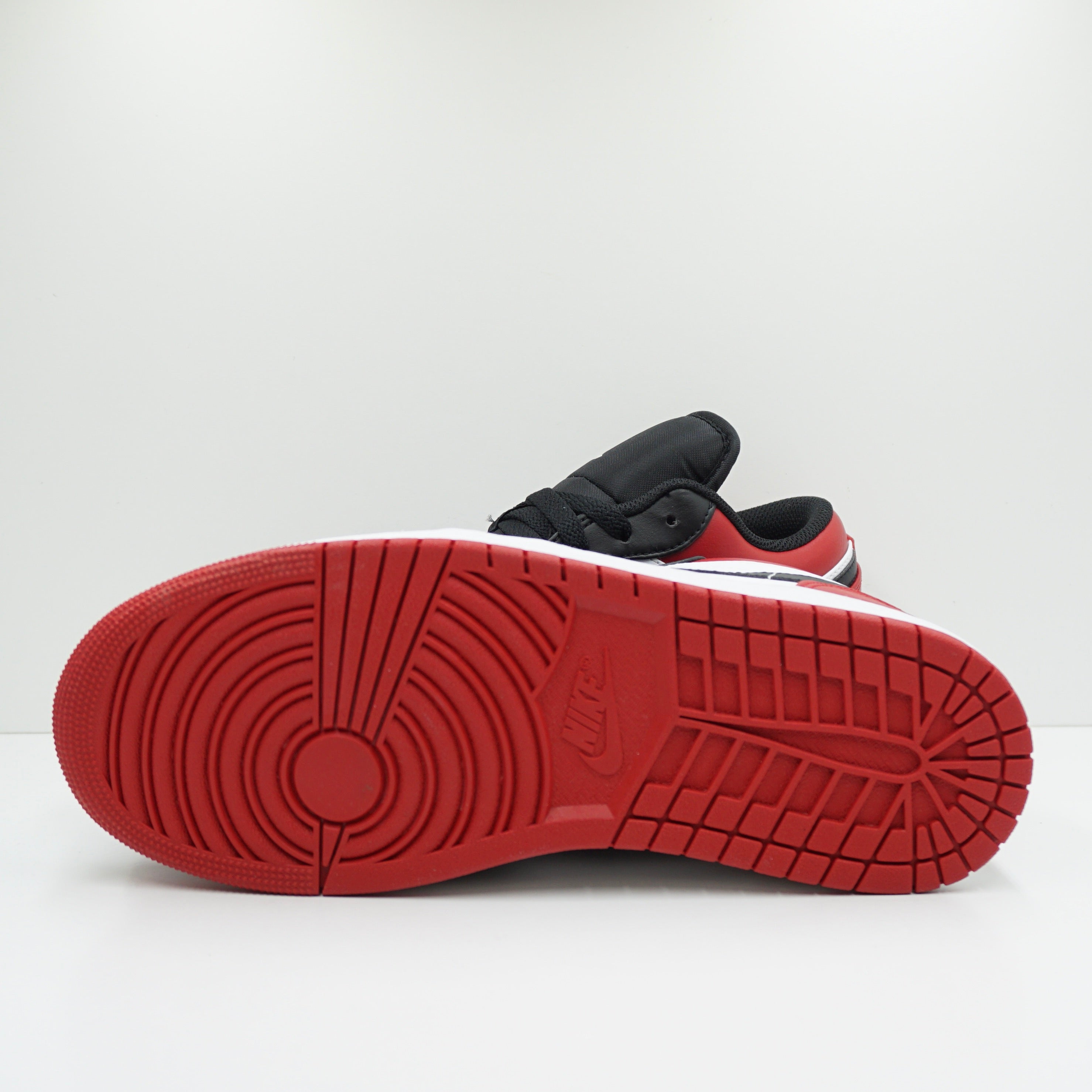 Jordan 1 Low Bred Toe