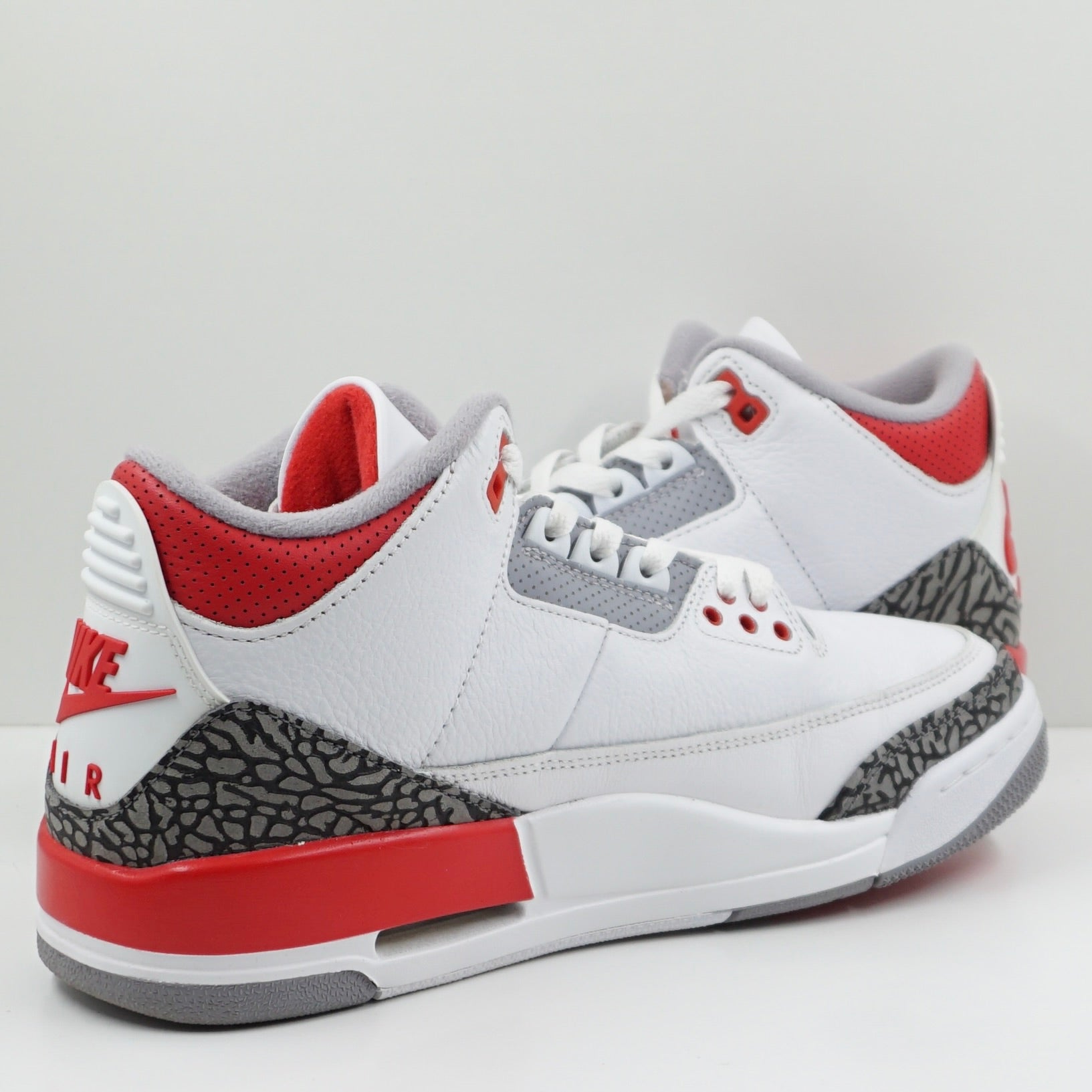 Jordan 3 Retro Fire Red (2022)
