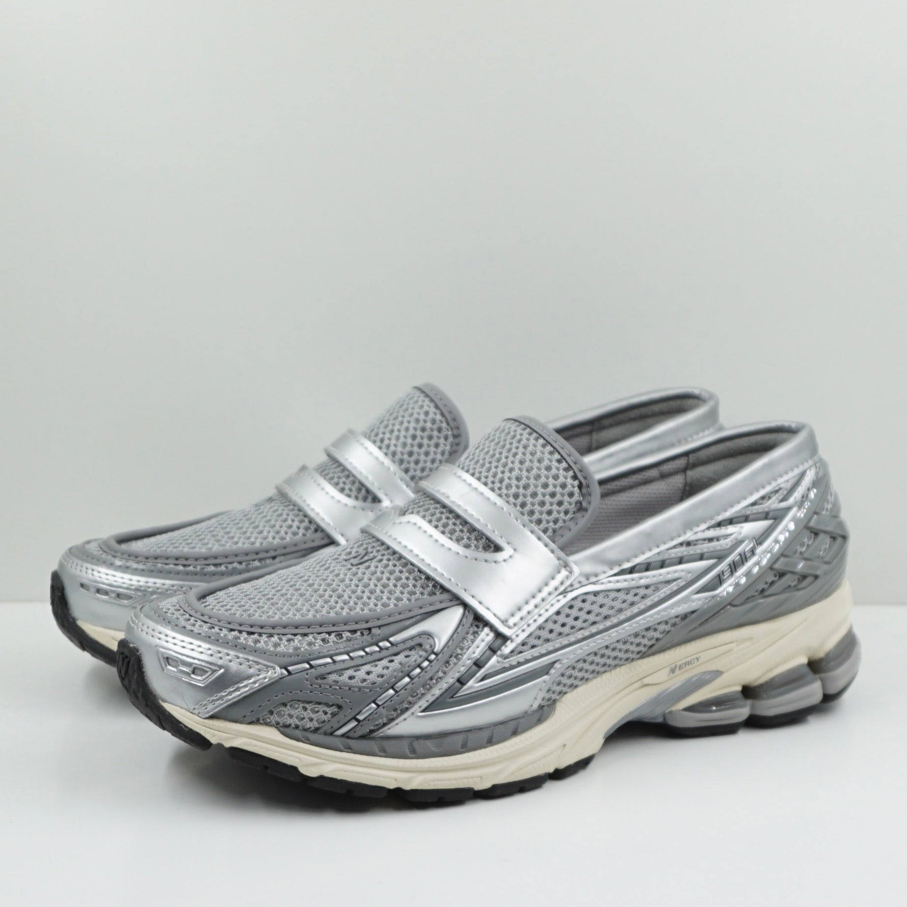 New Balance 1906L Metallic Silver