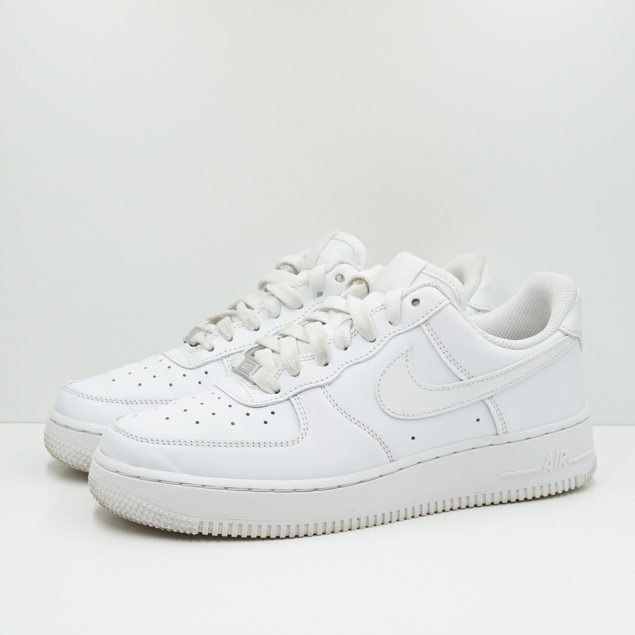 Nike Air Force 1 '07 Triple White (2021)(W)