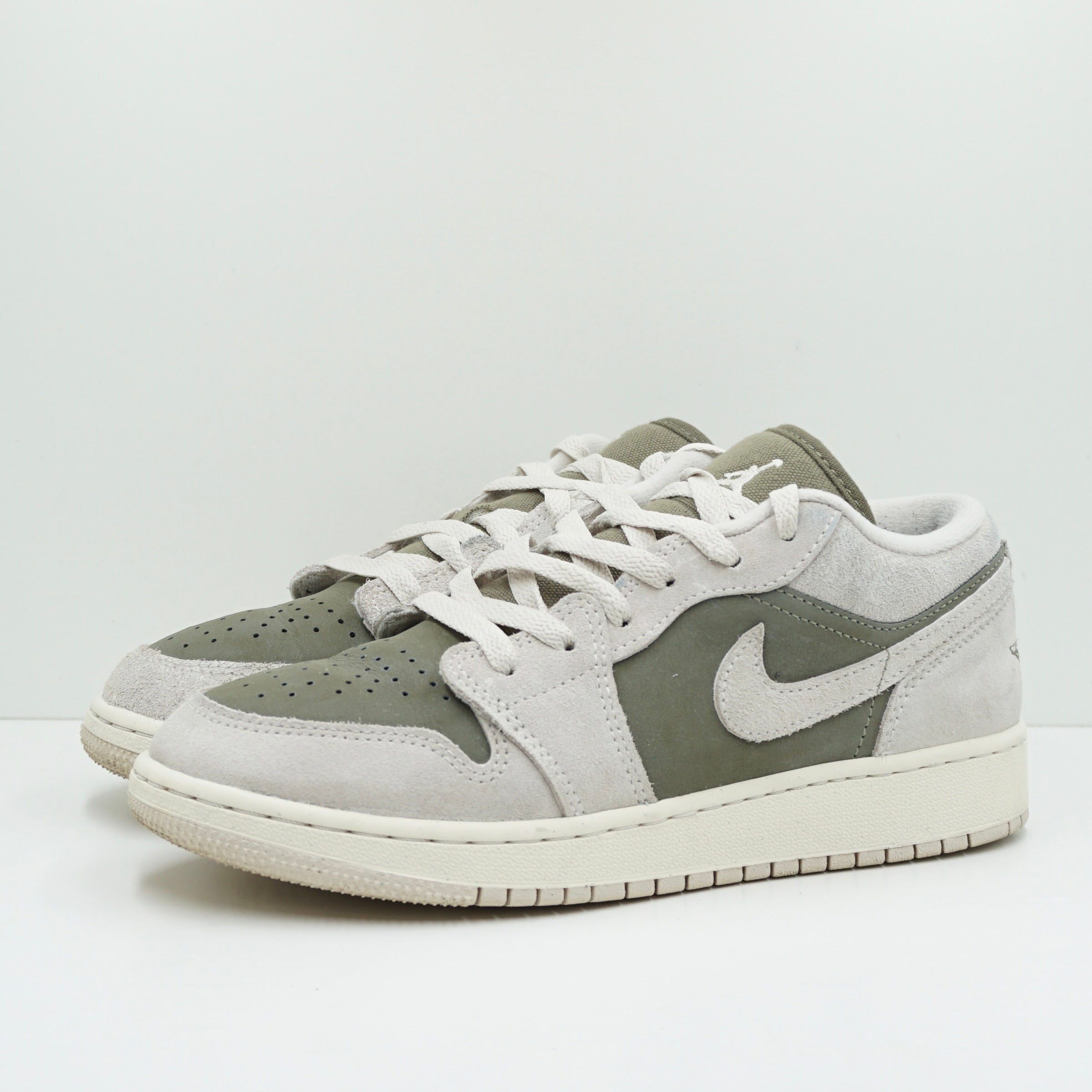 Jordan 1 Low SE Medium Olive Sail (GS)