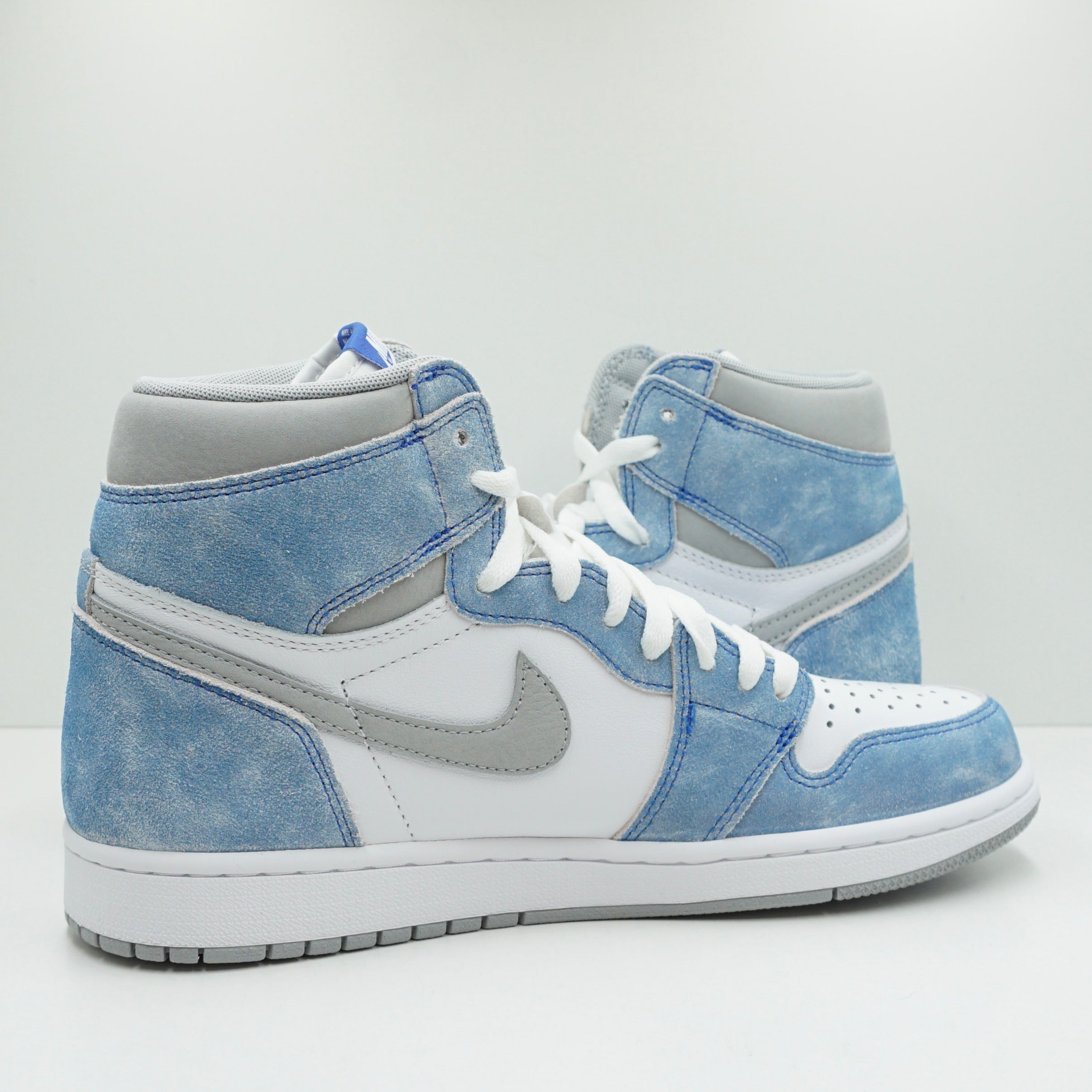 Jordan 1 Retro High Hyper Royal Smoke Grey