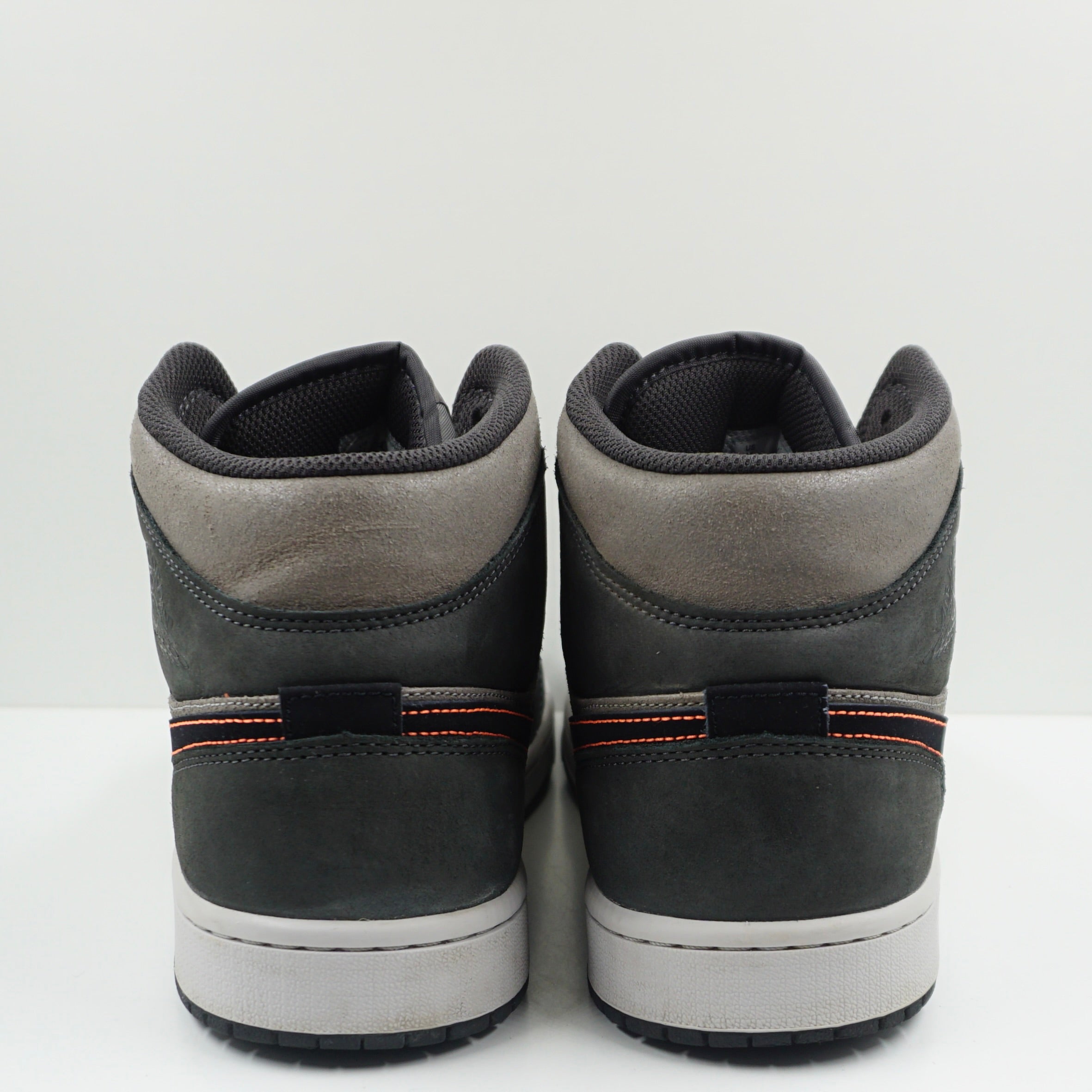 Jordan 1 Mid SE Night Stadium