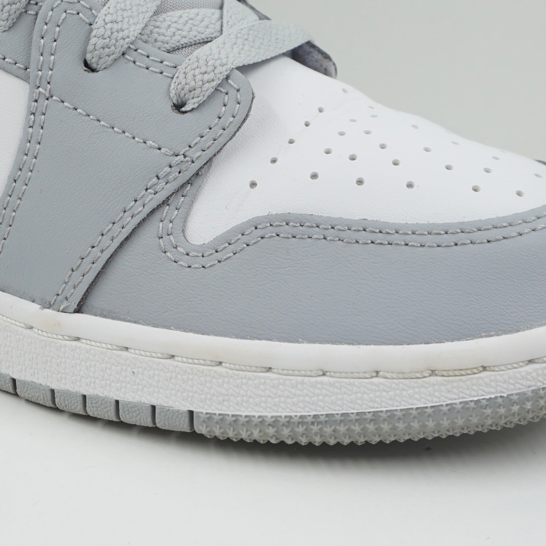 Jordan 1 Mid Wolf Grey Midnight Navy (GS)