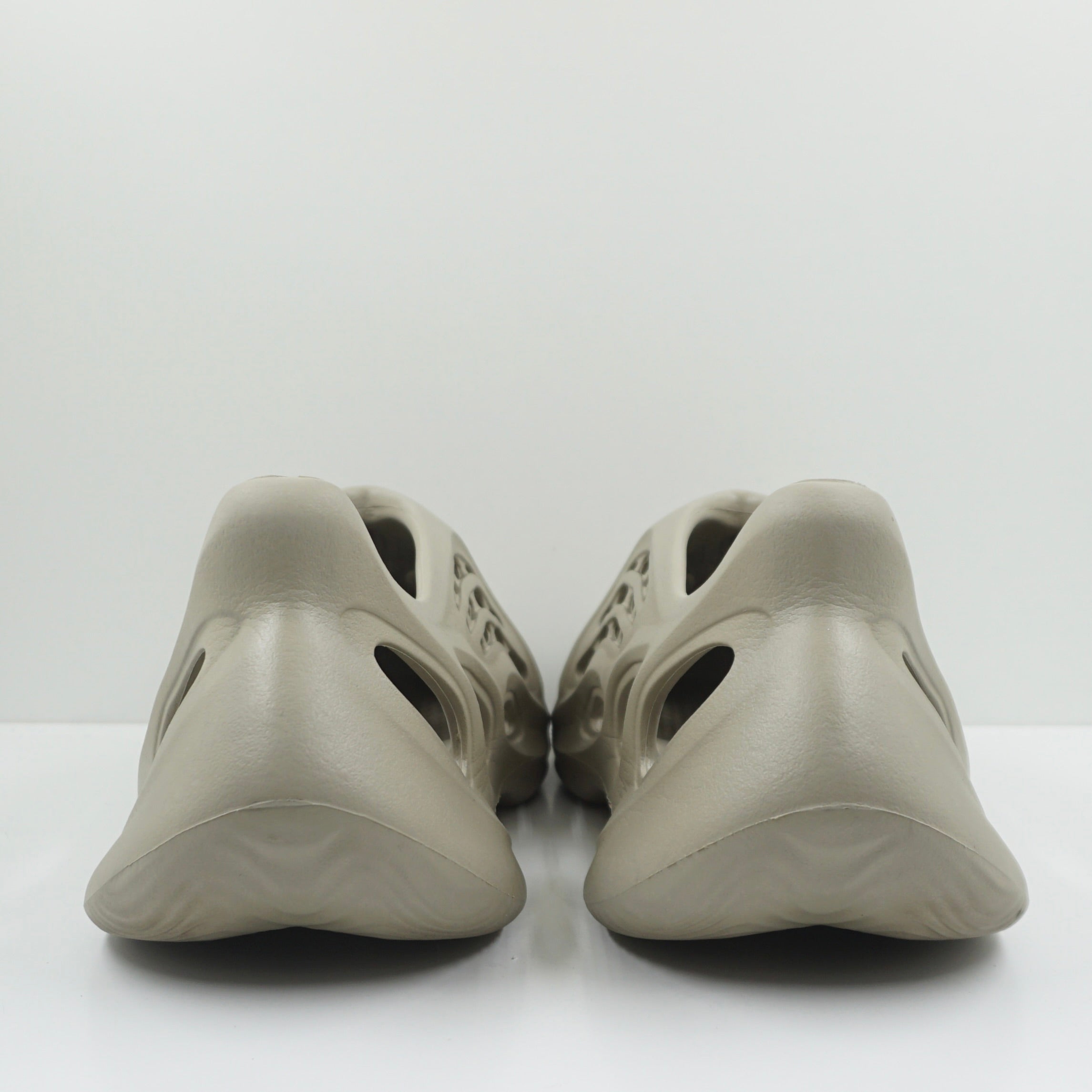 Adidas Yeezy Foam RNNR Stone Salt