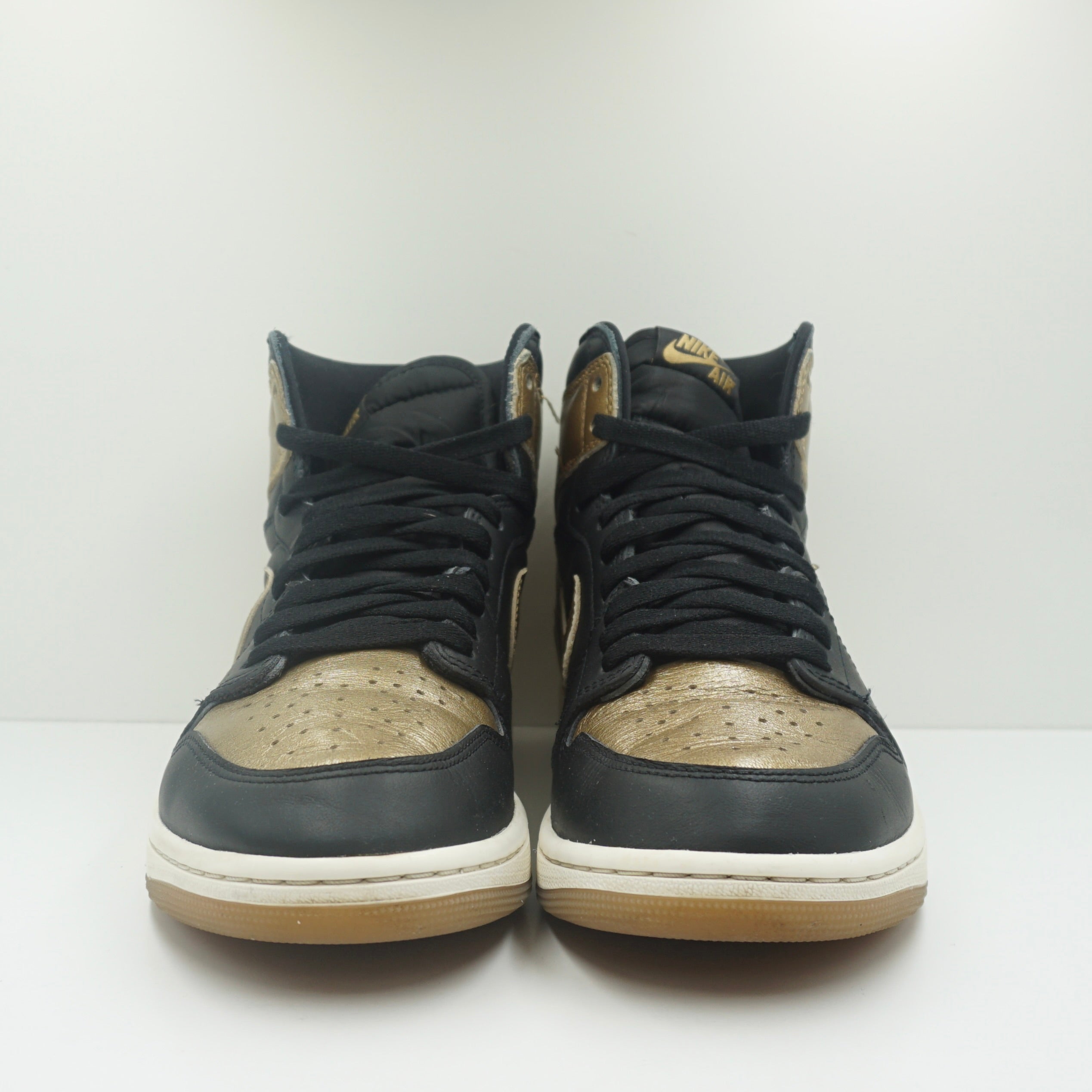 Jordan 1 Retro High OG Black Metallic Gold