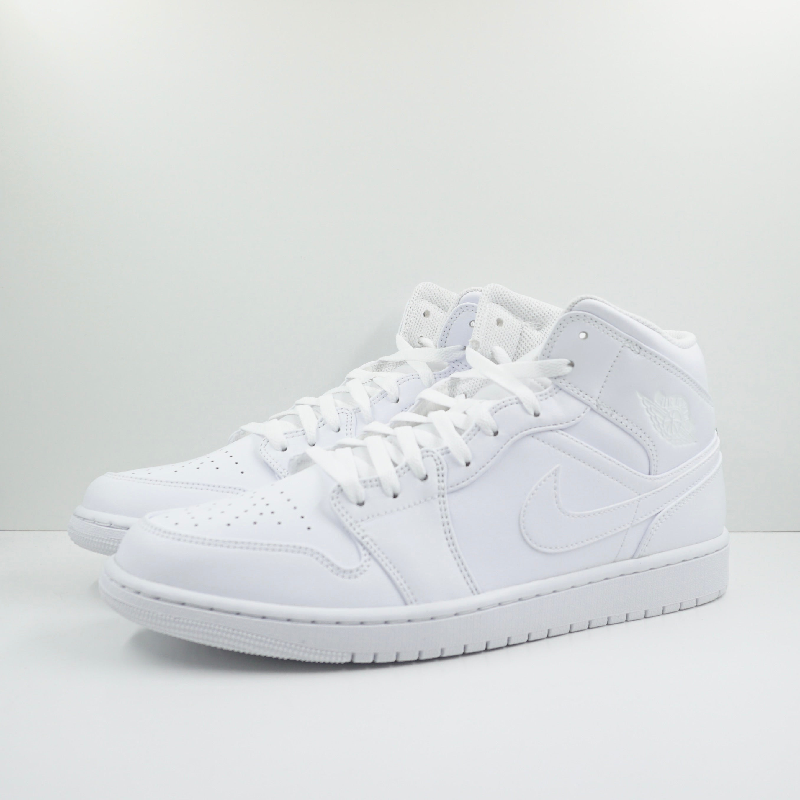 Jordan 1 Mid Triple White (2022/2023)