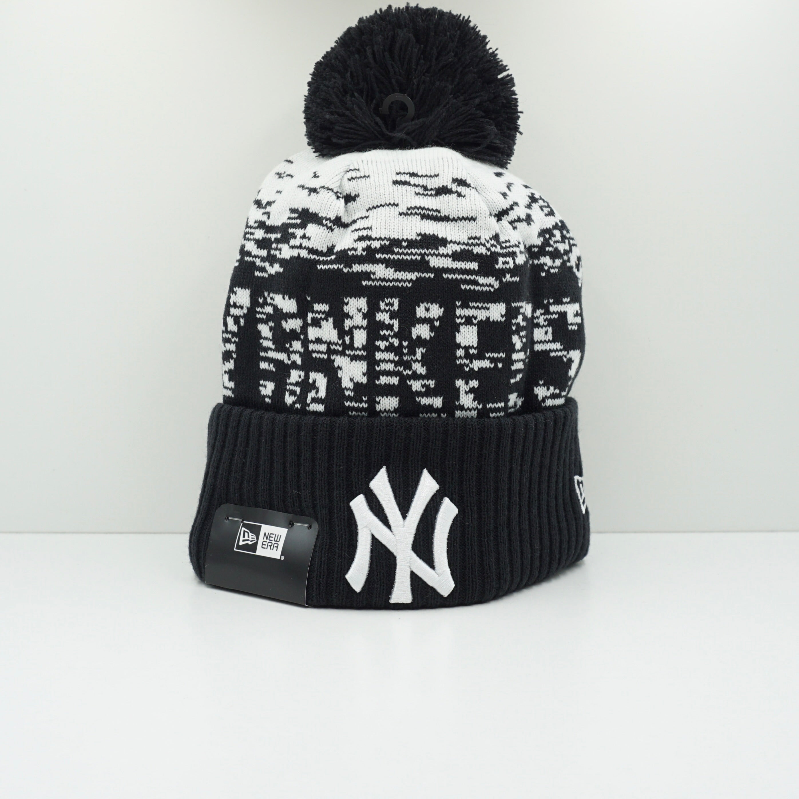 New Era New York Yankees Bobble Top Beanie