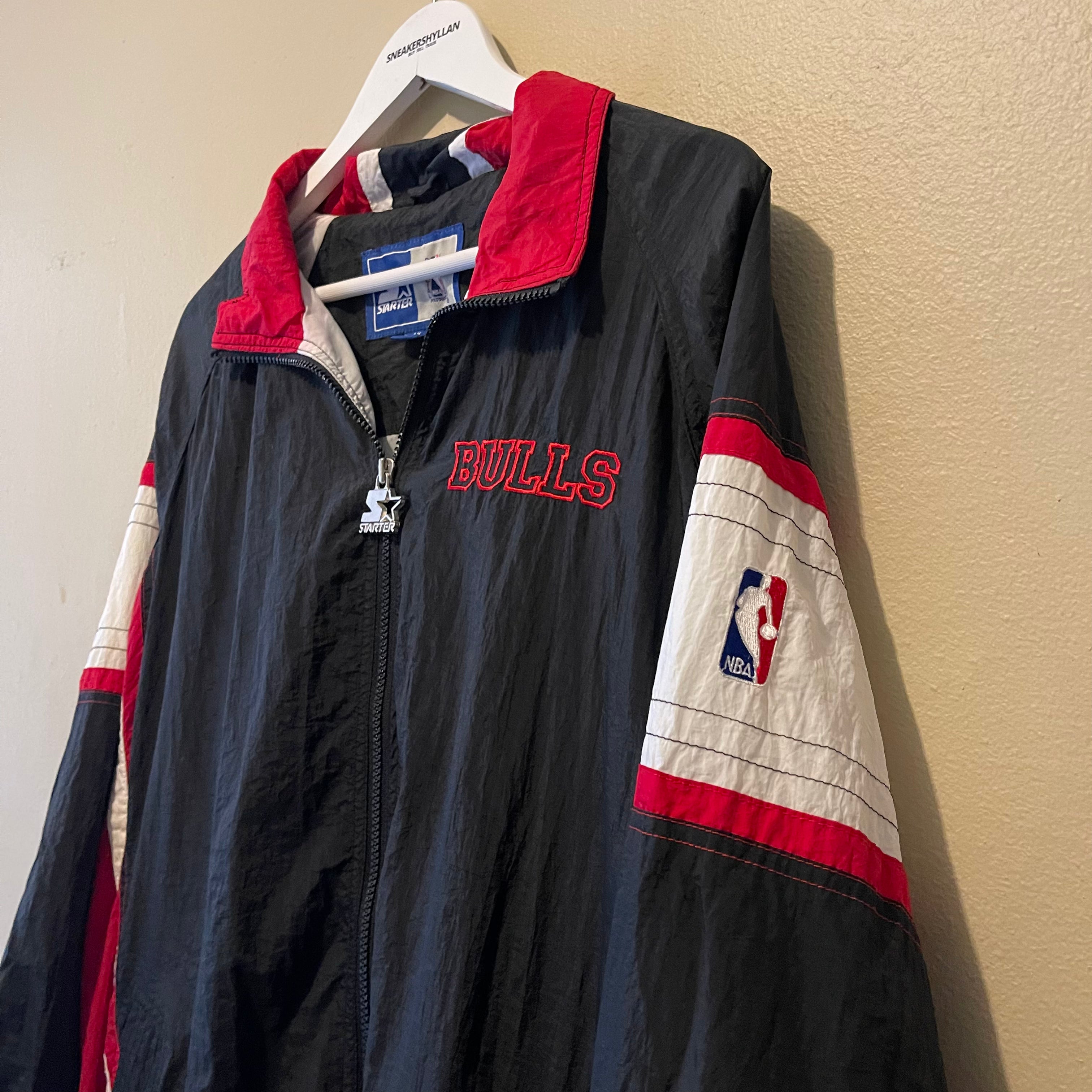 Starter Chicago Bulls Light Weight NBA Jacket
