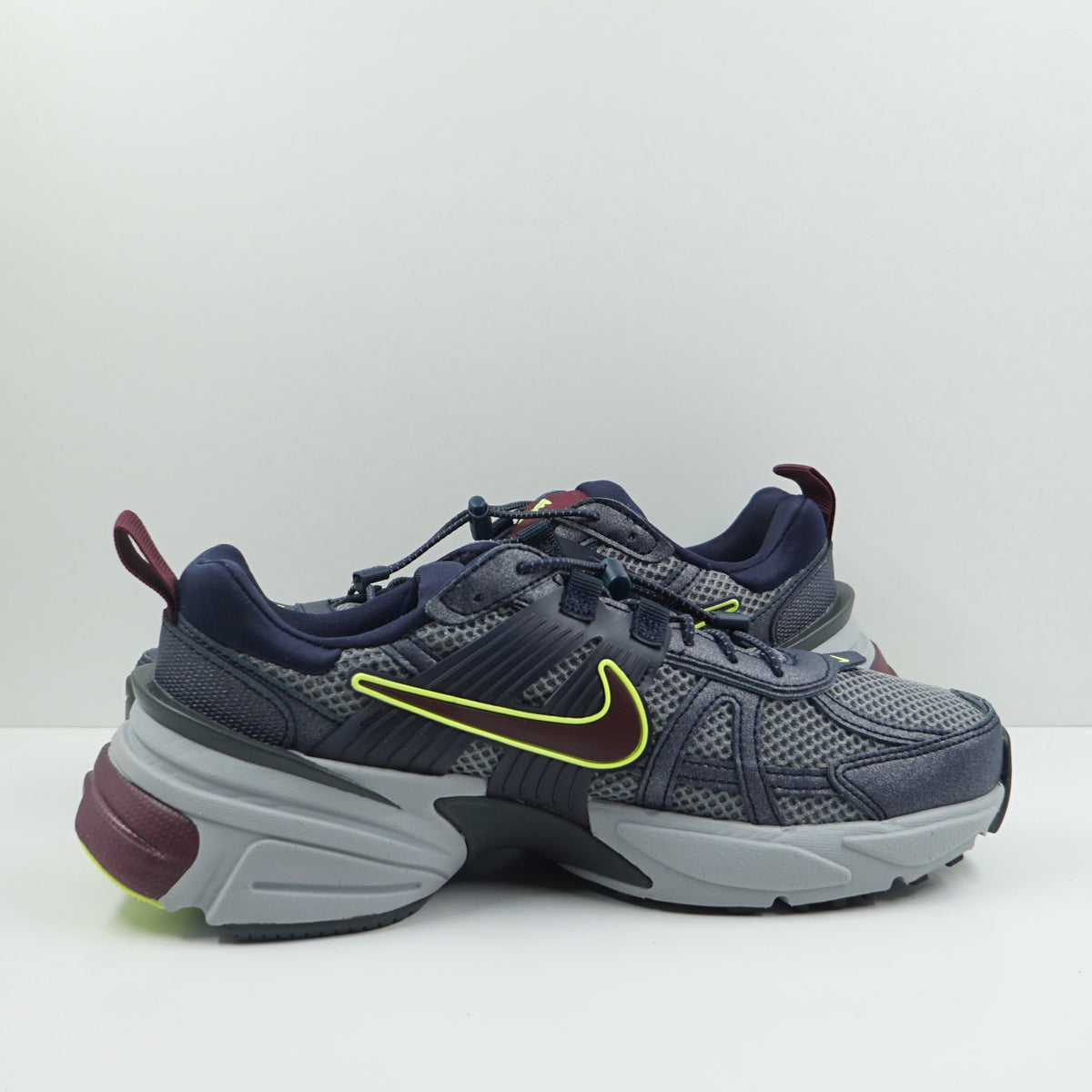 Nike V2K Run Luminous (W)