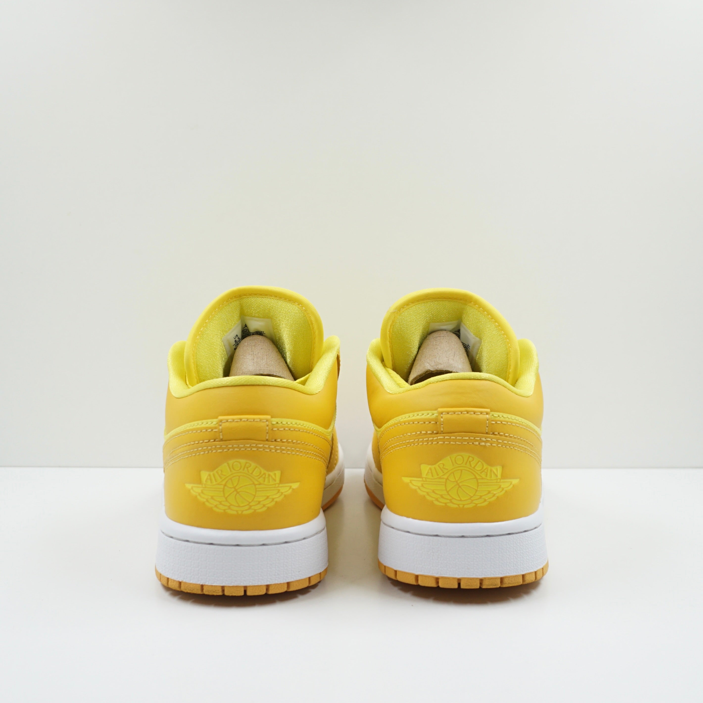 Jordan 1 Low Yellow Strike (W)