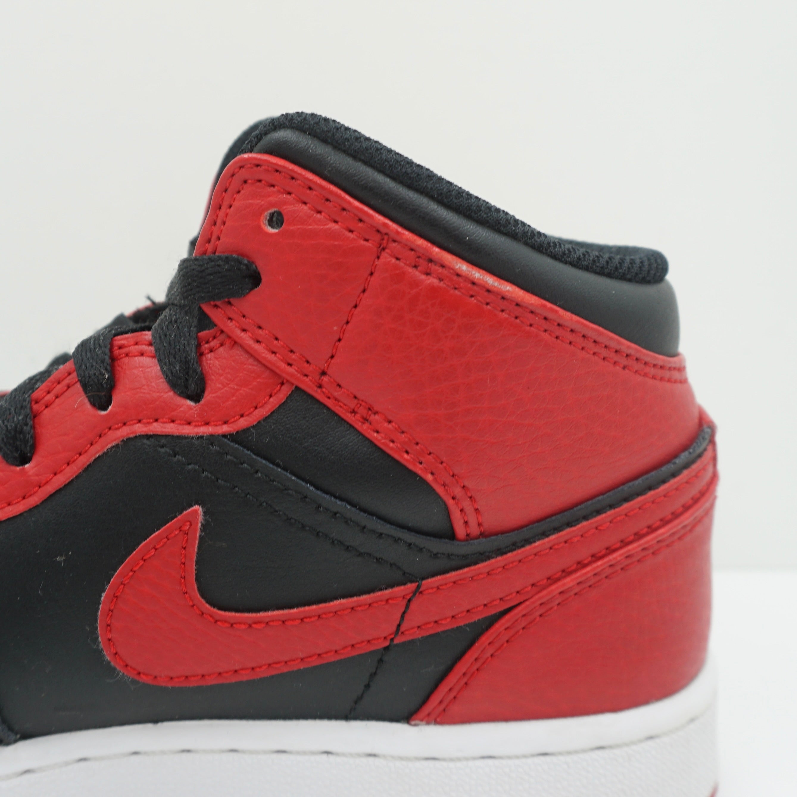 Jordan 1 Mid Bred Banned (GS)