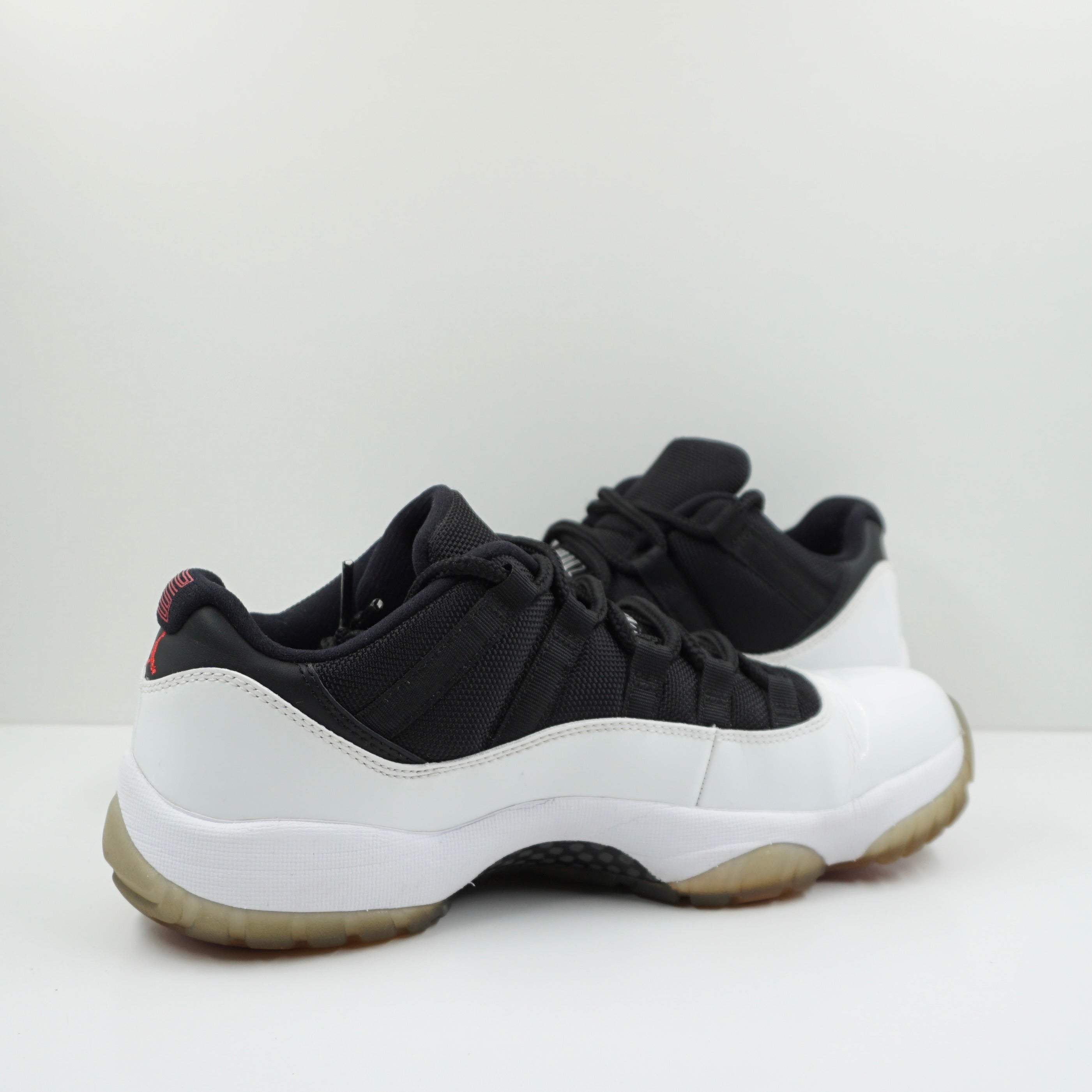 Jordan 11 Retro Low Tuxedo