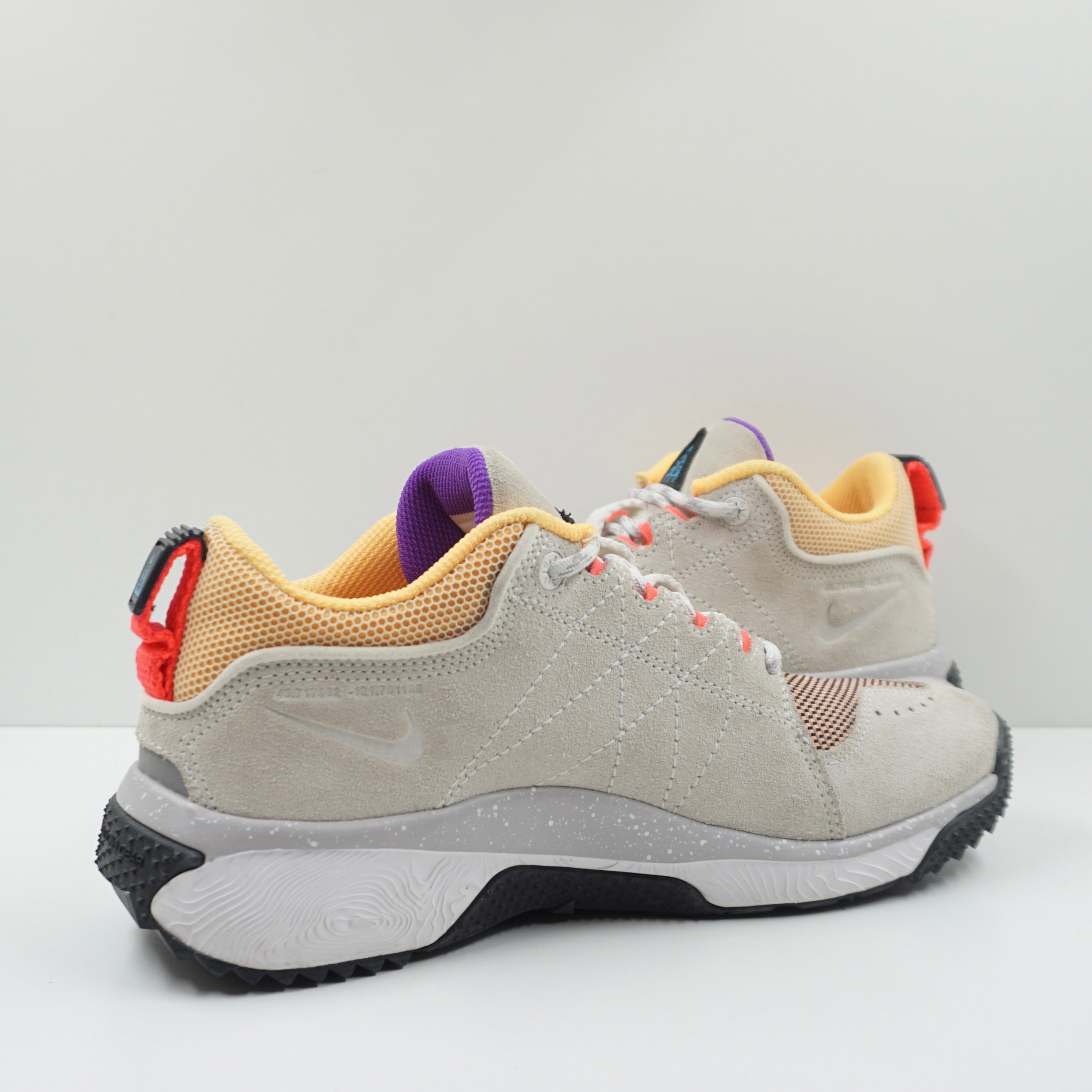 Nike ACG Dog Mountain Summit White Black Laser Orange
