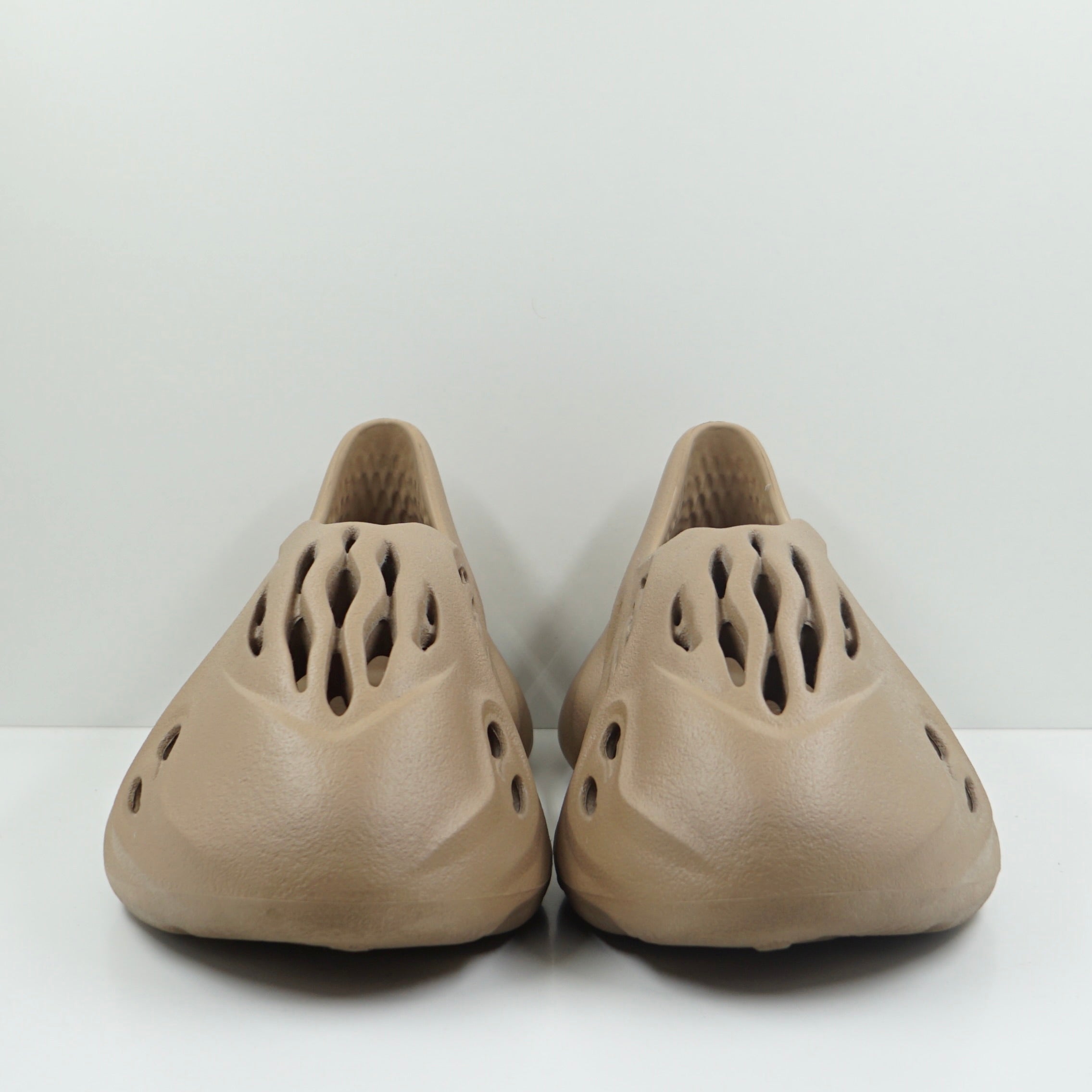 Adidas Yeezy Foam RNNR Clay Taupe