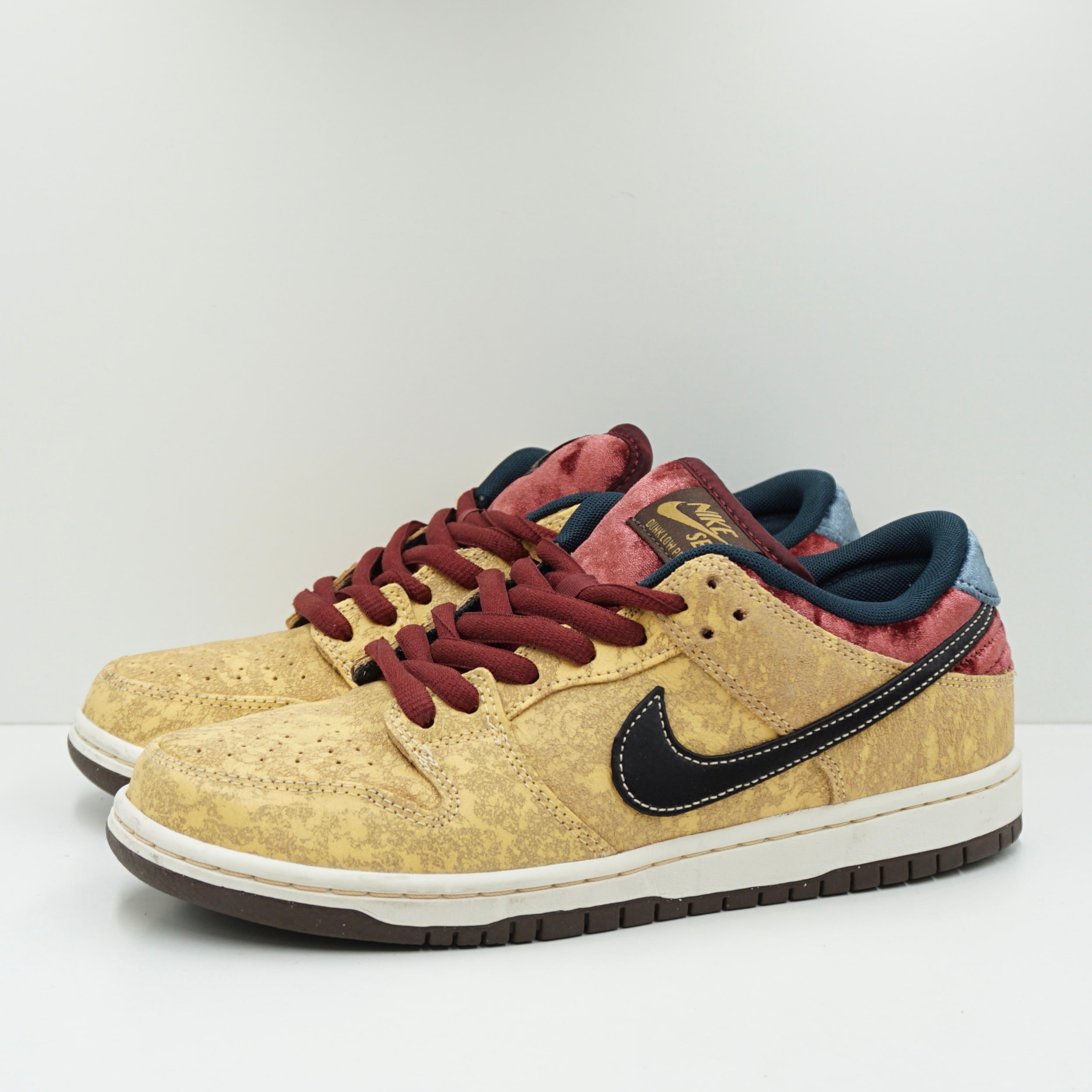 Nike SB Dunk Low City of Cinema