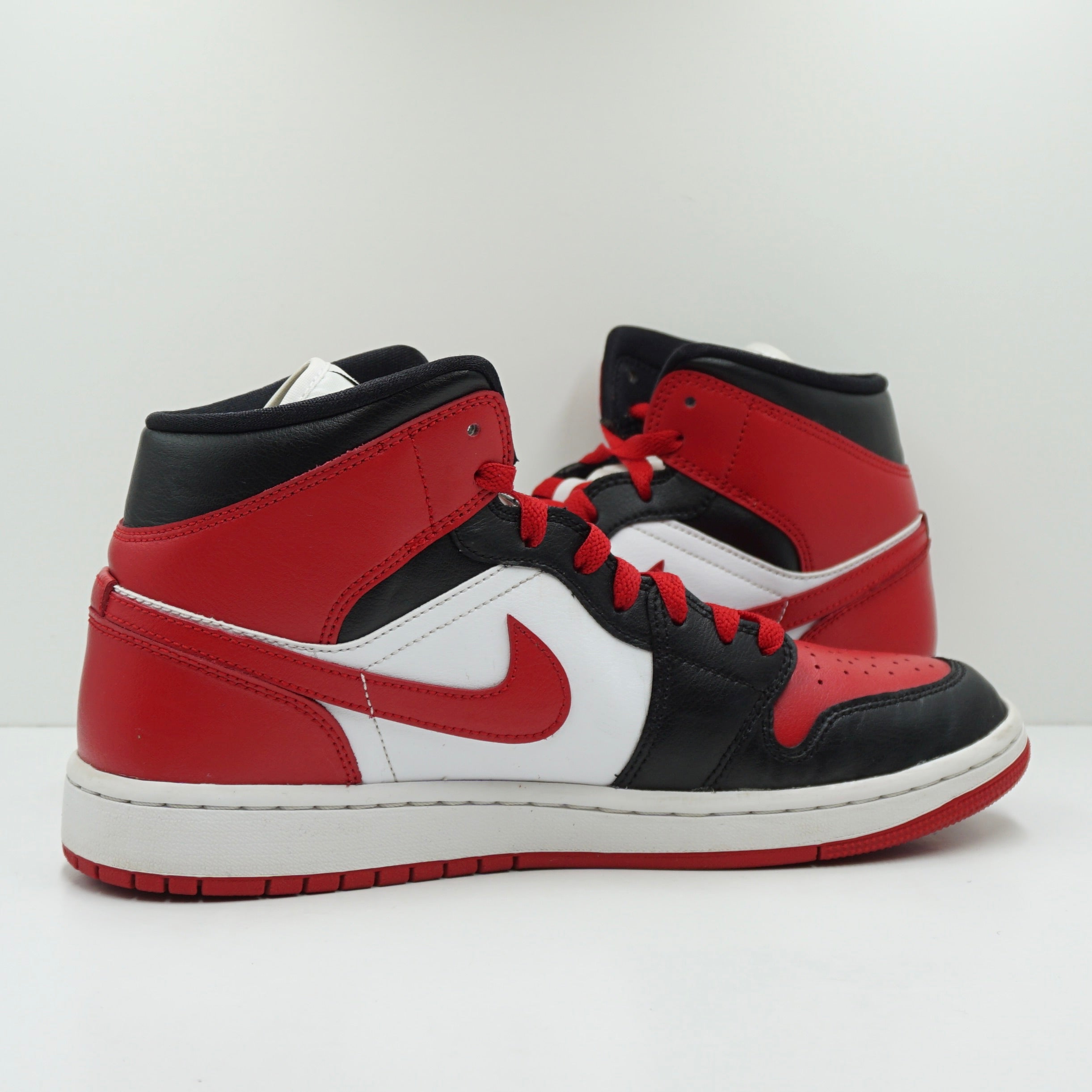 Jordan 1 Mid Alternate Bred Toe (W)