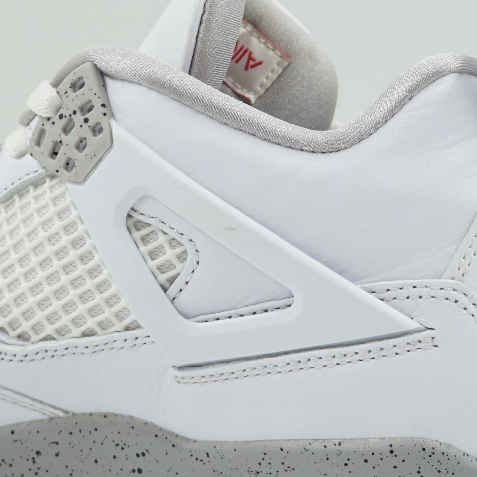 Jordan 4 Retro White Oreo (2021)