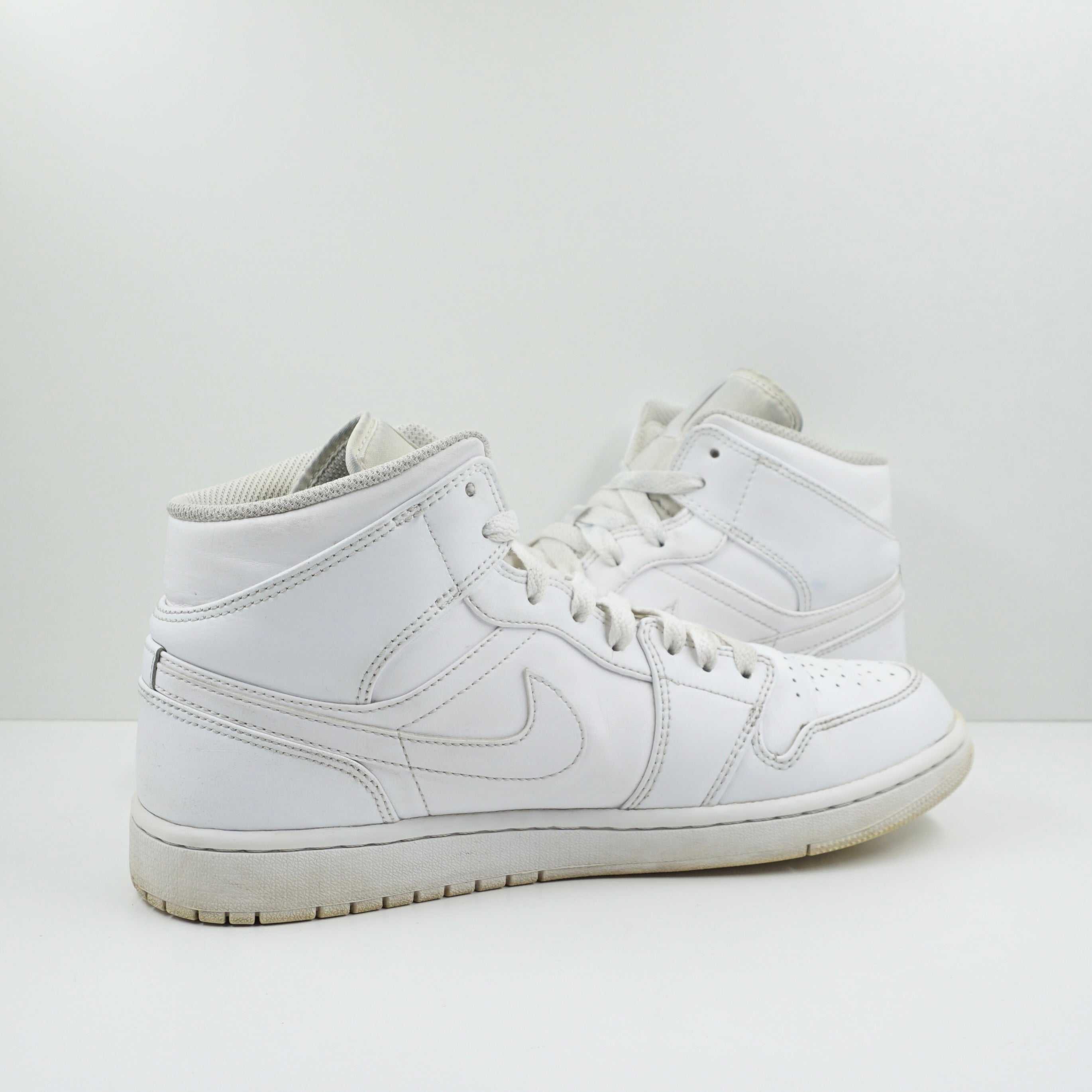 Jordan 1 Mid Triple White (2022/2023)