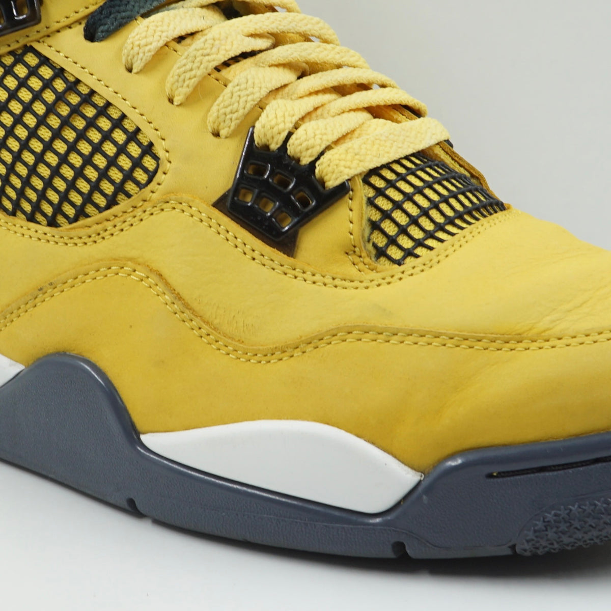 Jordan 4 Retro Lightning (2021)
