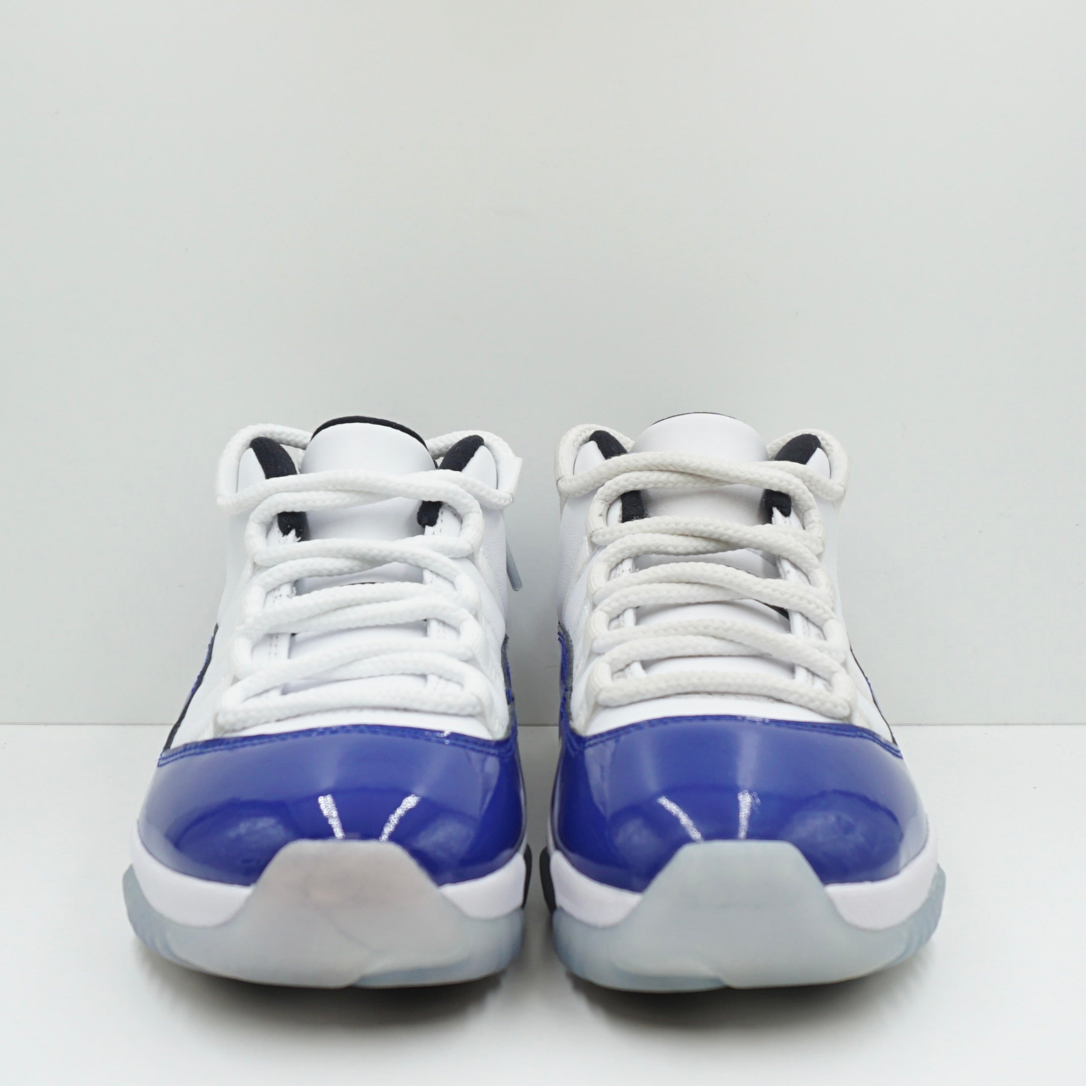 Jordan 11 Retro Low White Concord (W)