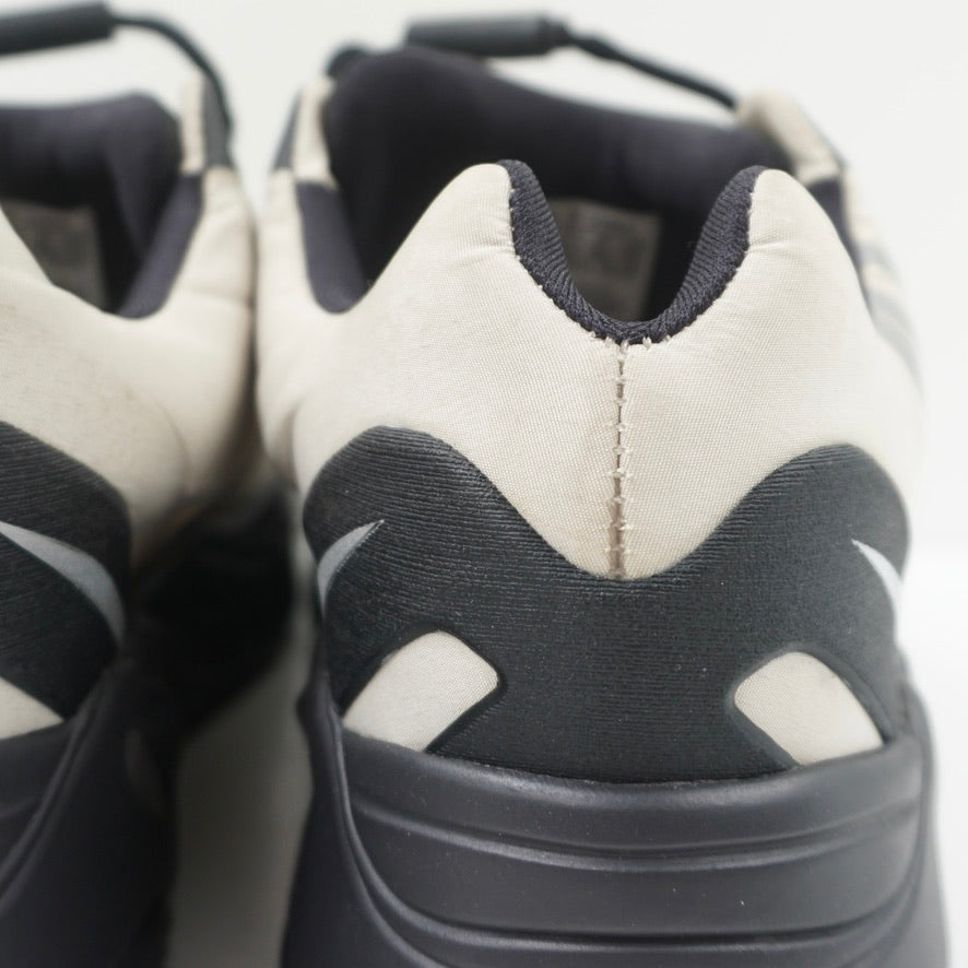 Adidas Yeezy Boost 700 MNVN Bone (Kids)