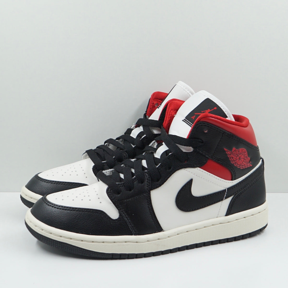 Jordan 1 Mid Gym Red Panda (W)