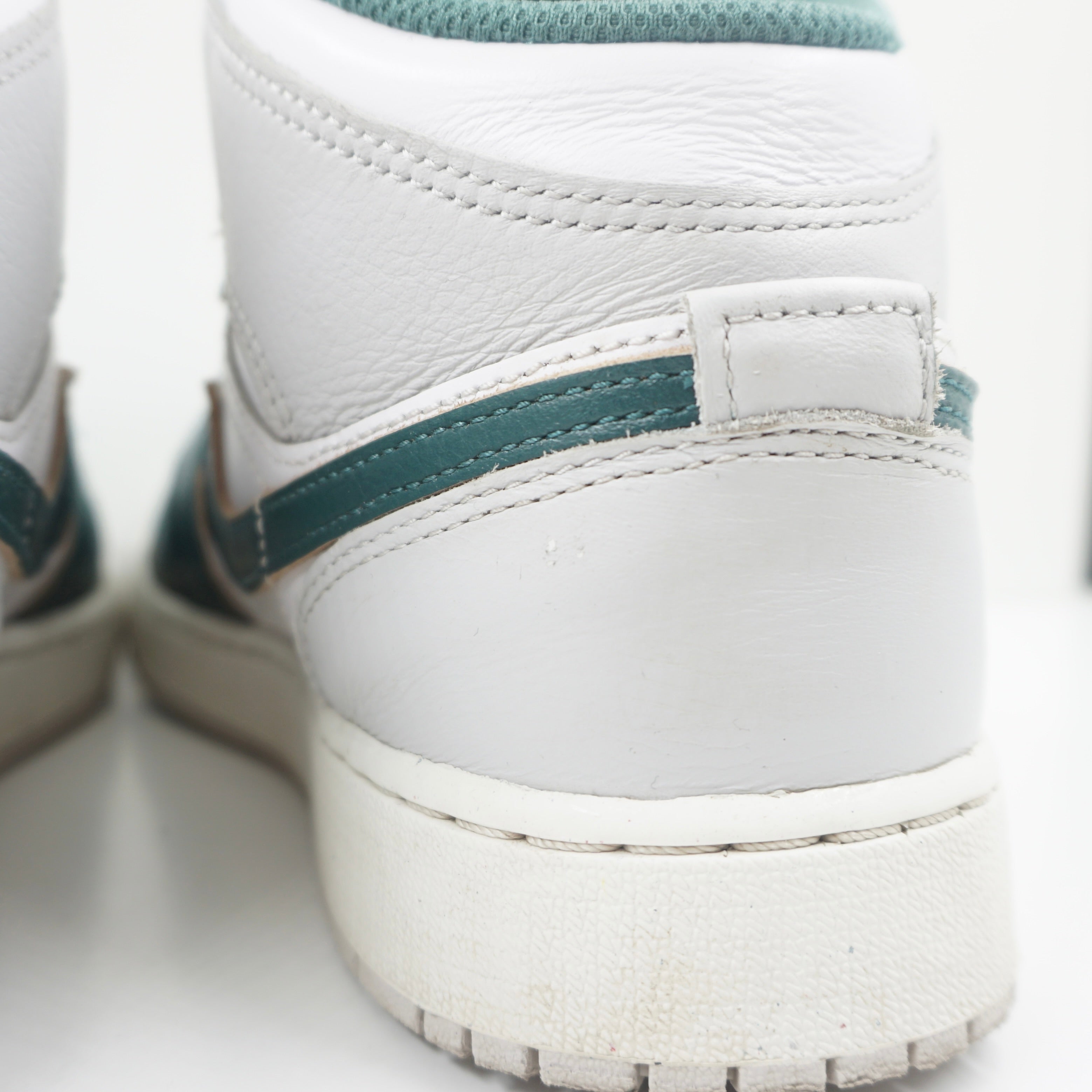 Jordan 1 Mid SE Oxidized Green (GS)