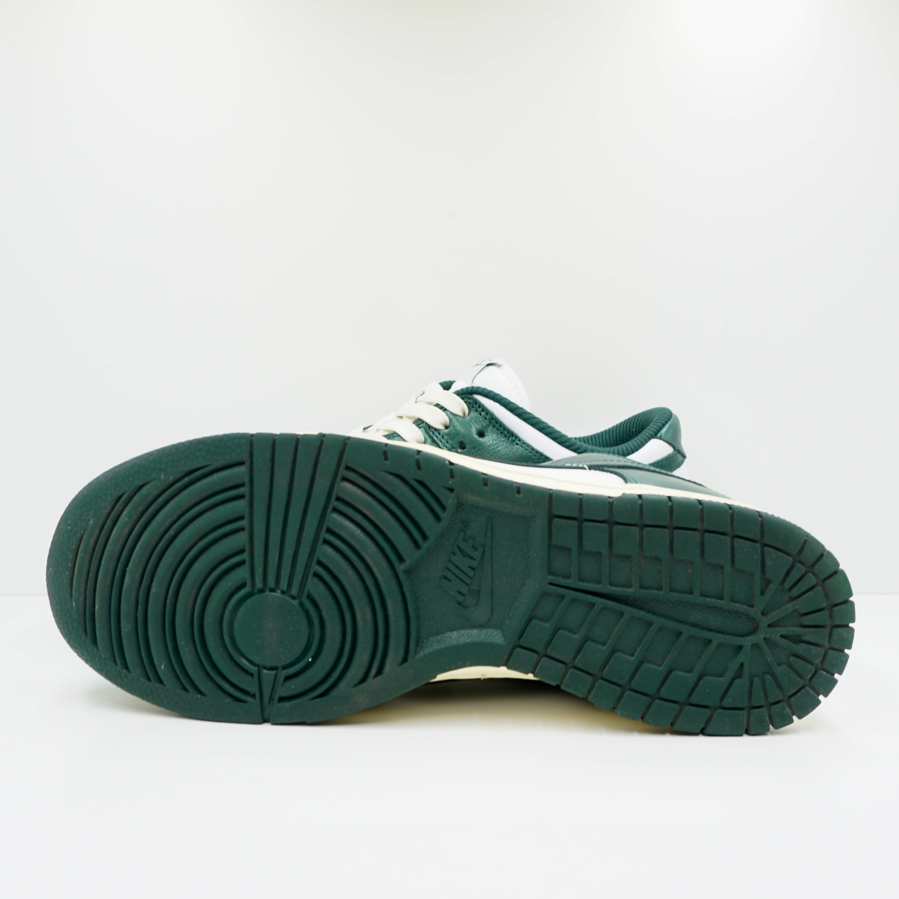 Nike Dunk Low Vintage Green (W)