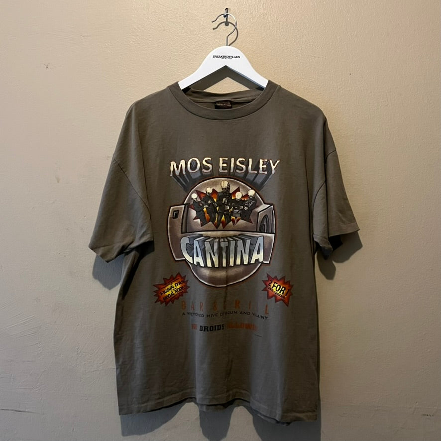 Mos Eisley Cantina Bar & Grill Tshirt