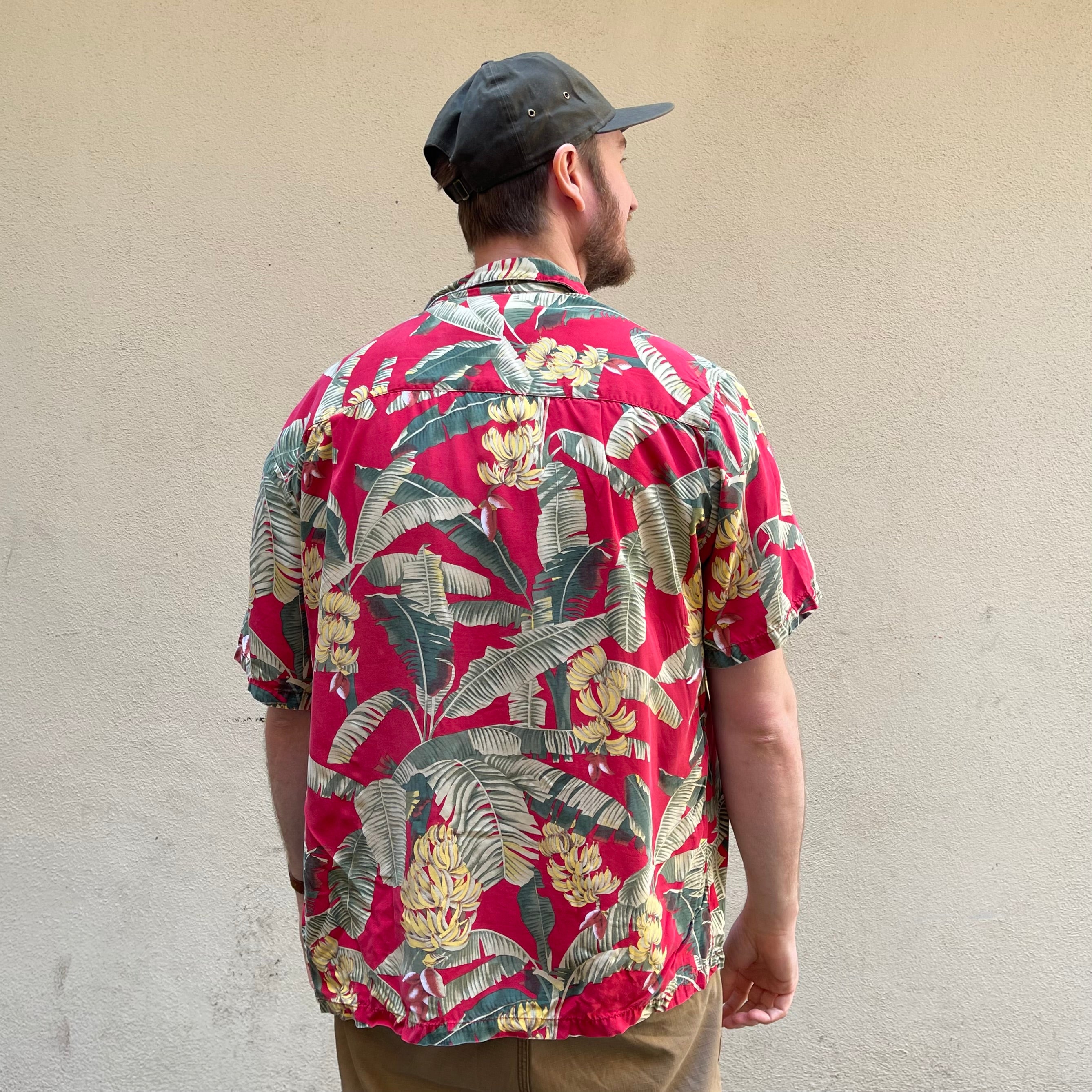 Paradise Found Hawaiian Button Up Shírt
