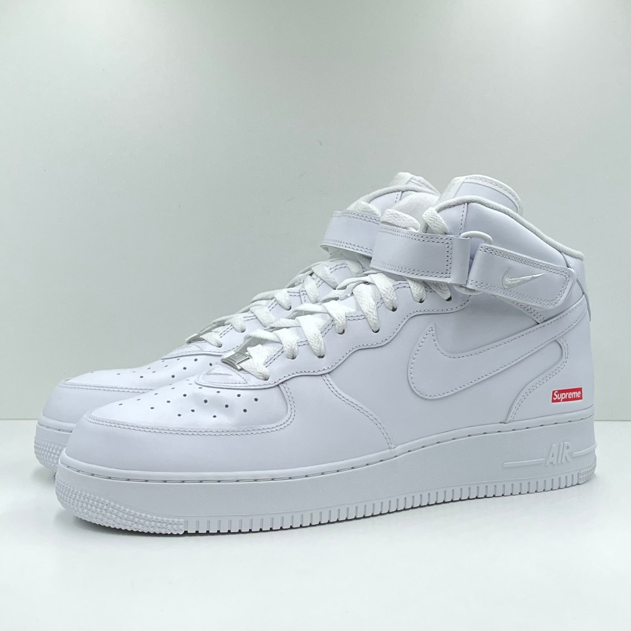 Nike Air Force 1 Mid Supreme White