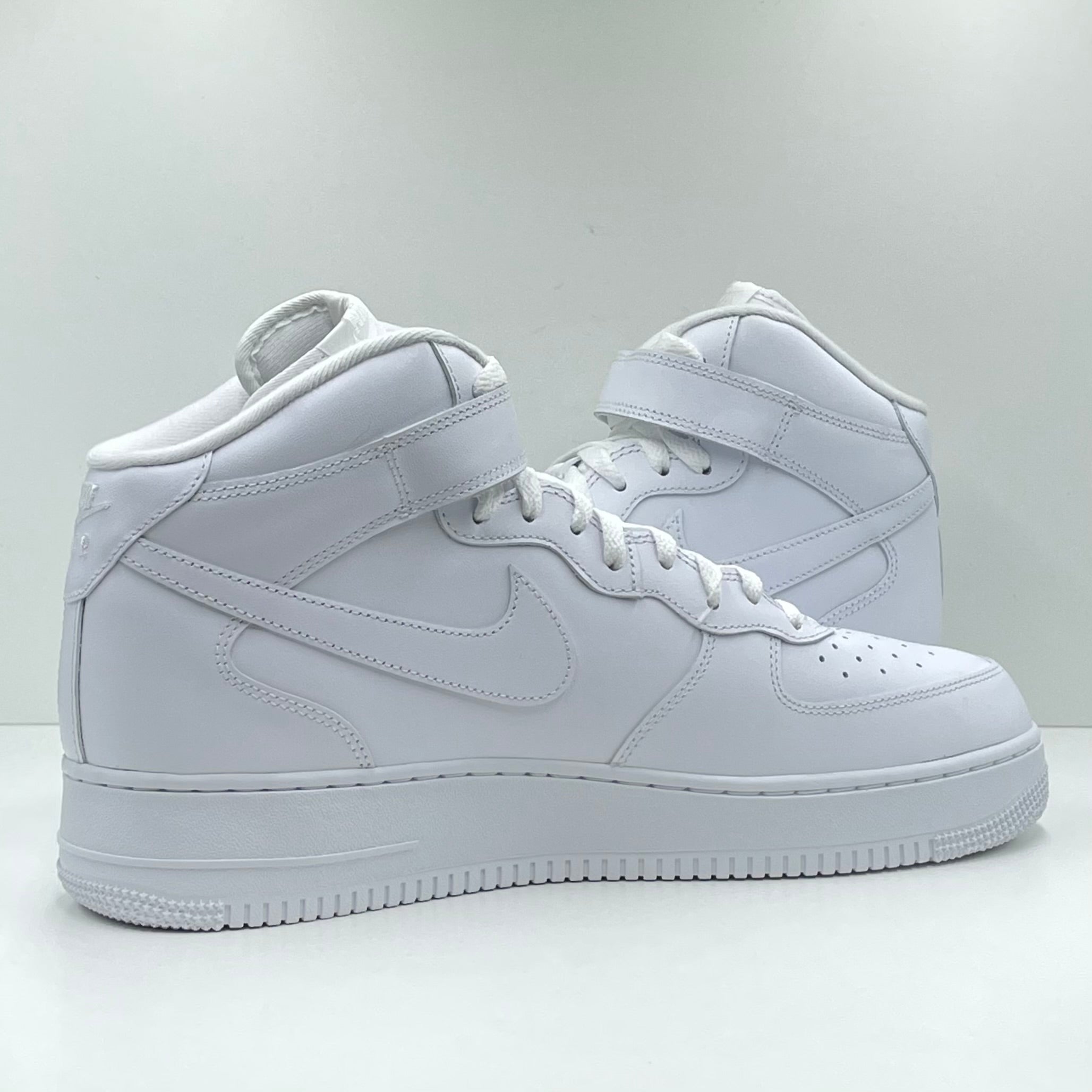 Nike Air Force 1 Mid Supreme White